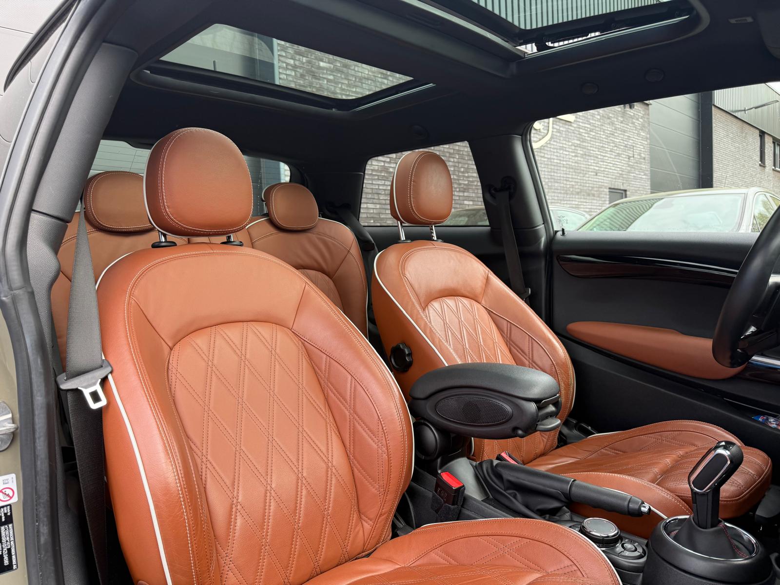 MINI Mini 2.0 John Cooper Works Chili | 1E EIGENAAR | 3/6/12MND GARANTIE | 230PK | PANO | ACC | CARPLAY | LED | HEAD-UP | NAVI | DAB |