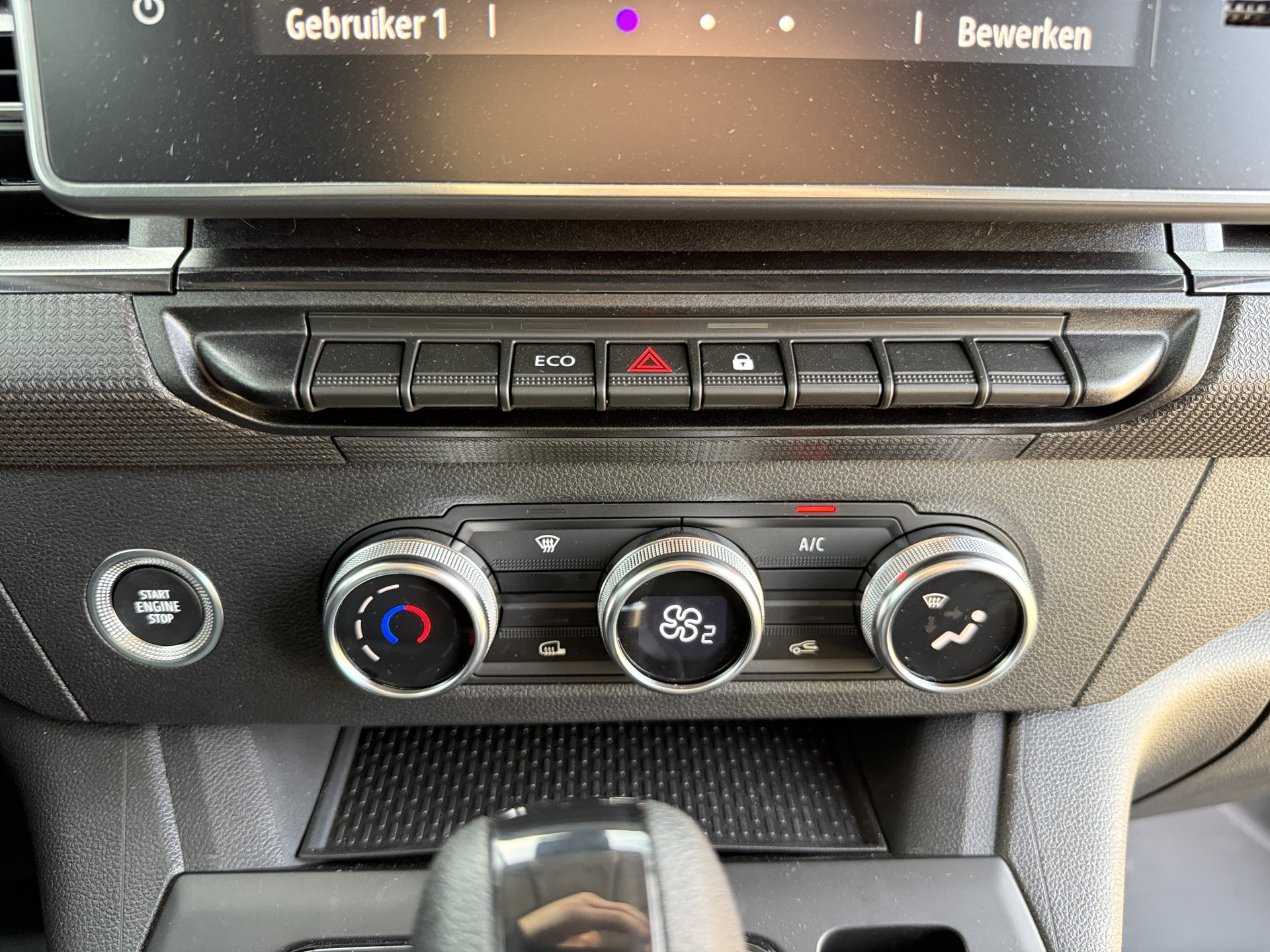 Renault Kangoo e-Tech 45kWh 122PK Nieuw! Elektrisch 300km WLTP Dubbele Schuifdeur LED Airco Carplay Cruise Control Camera Parkeersensoren v+a