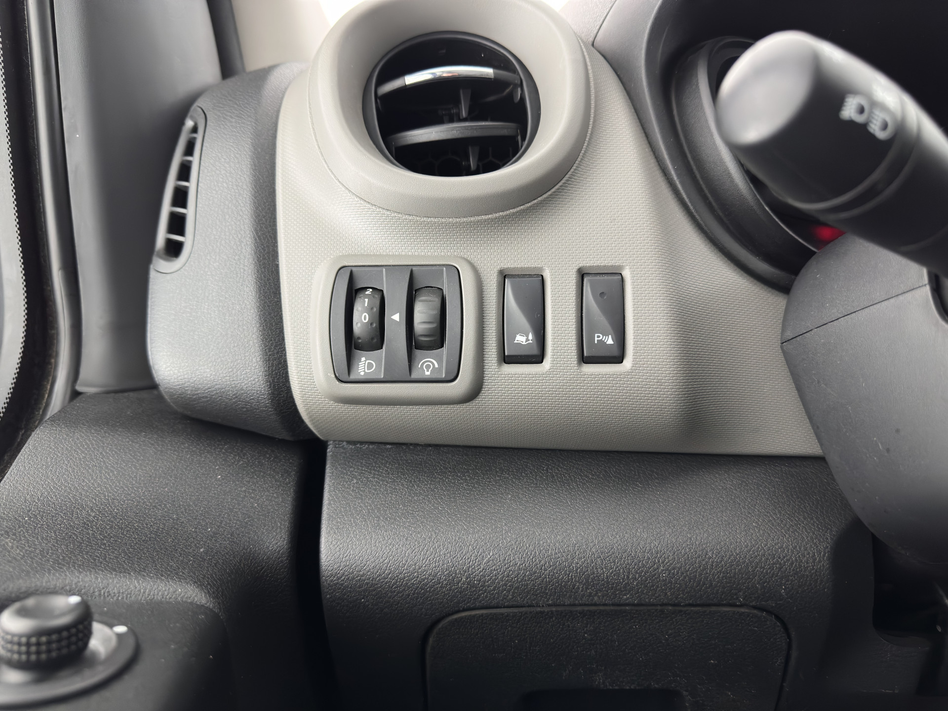 Renault Trafic 1.6 dCi T29 L1H1 Comfort-Pack *NAVI-FULLMAP | AIRCO | CRUISE | 3-PERS | PDC | 1.260 Kg-Cargo-Capacity*