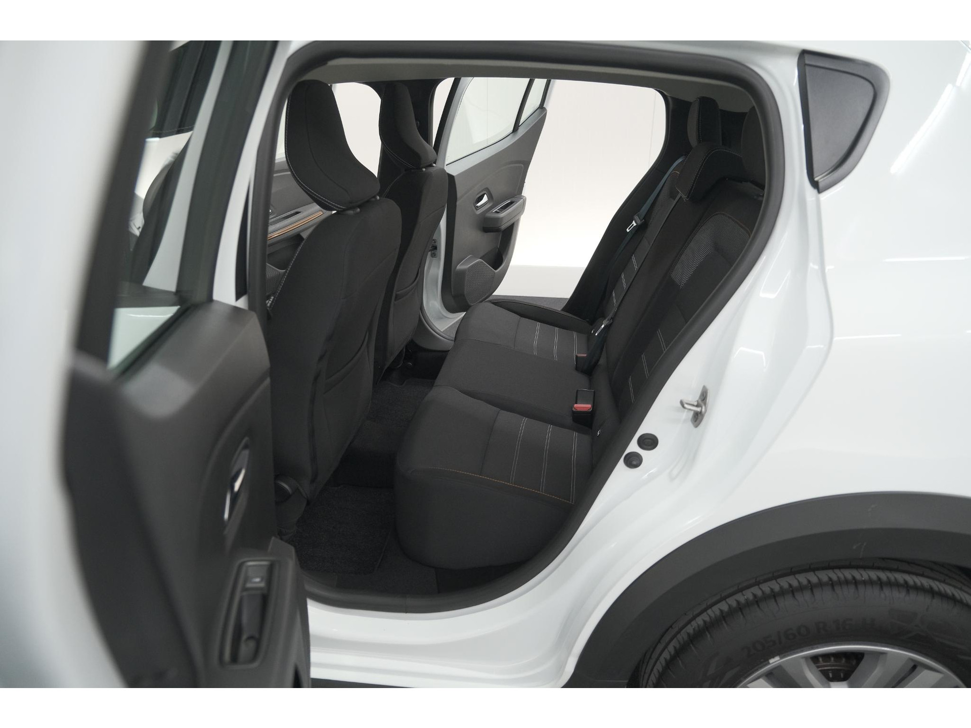 Dacia Sandero Stepway 1.0 TCe 90 Comfort | Apple Carplay | Parkeersensoren | Cruise Control