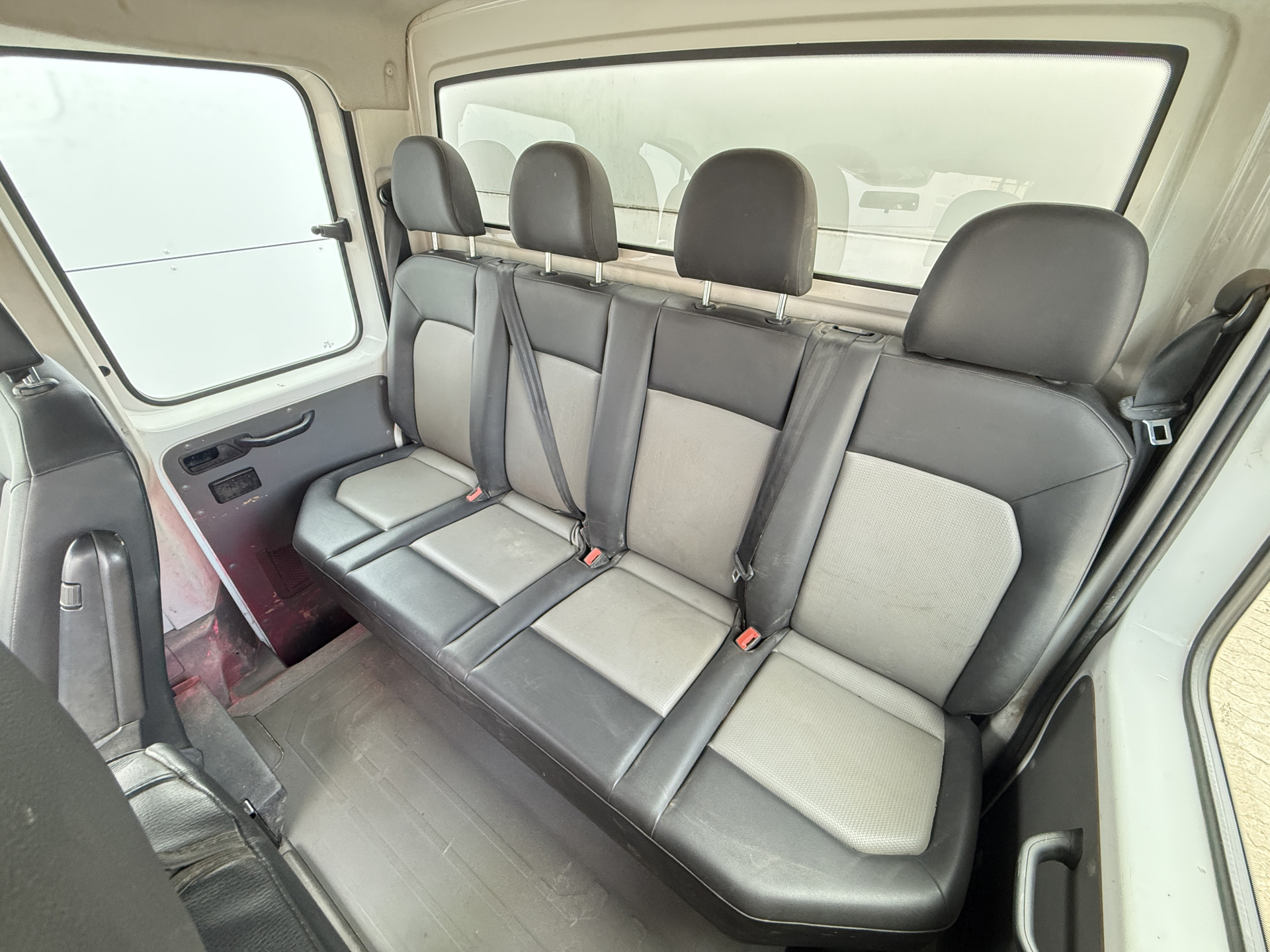 Volkswagen Crafter 3.140 2.0 TDI Automaat Open Laadbak Kist Dubbele cabine 6-persoons Airco Trekhaak Navigatie Carplay Pritische Pickup Open Box