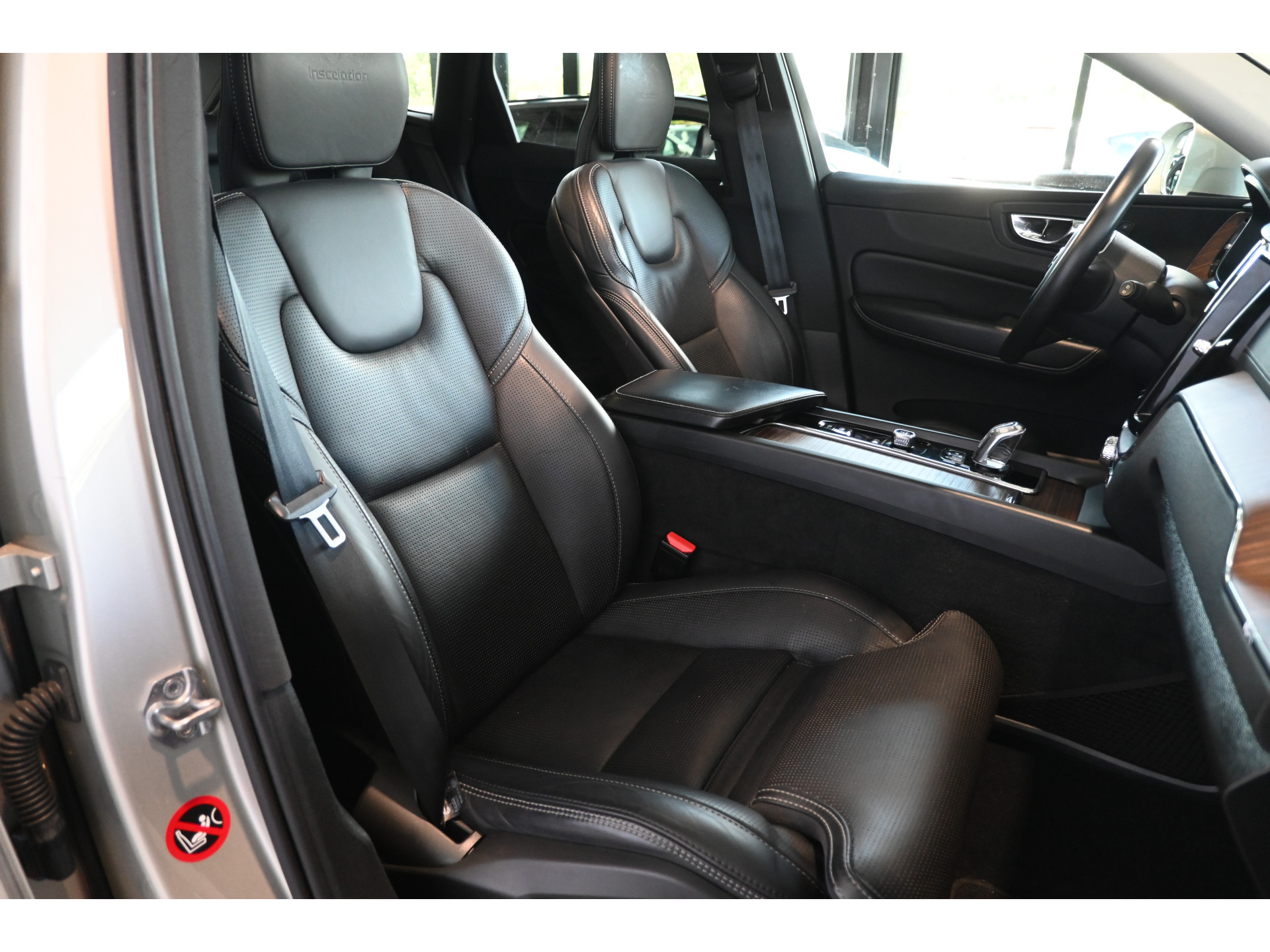 Volvo XC60 2.0 T8 Twin Engine AWD Inscription Harman/Kardon Navigatie Panoramadak Carplay Goed Onderhouden! Inruil Mogelijk!