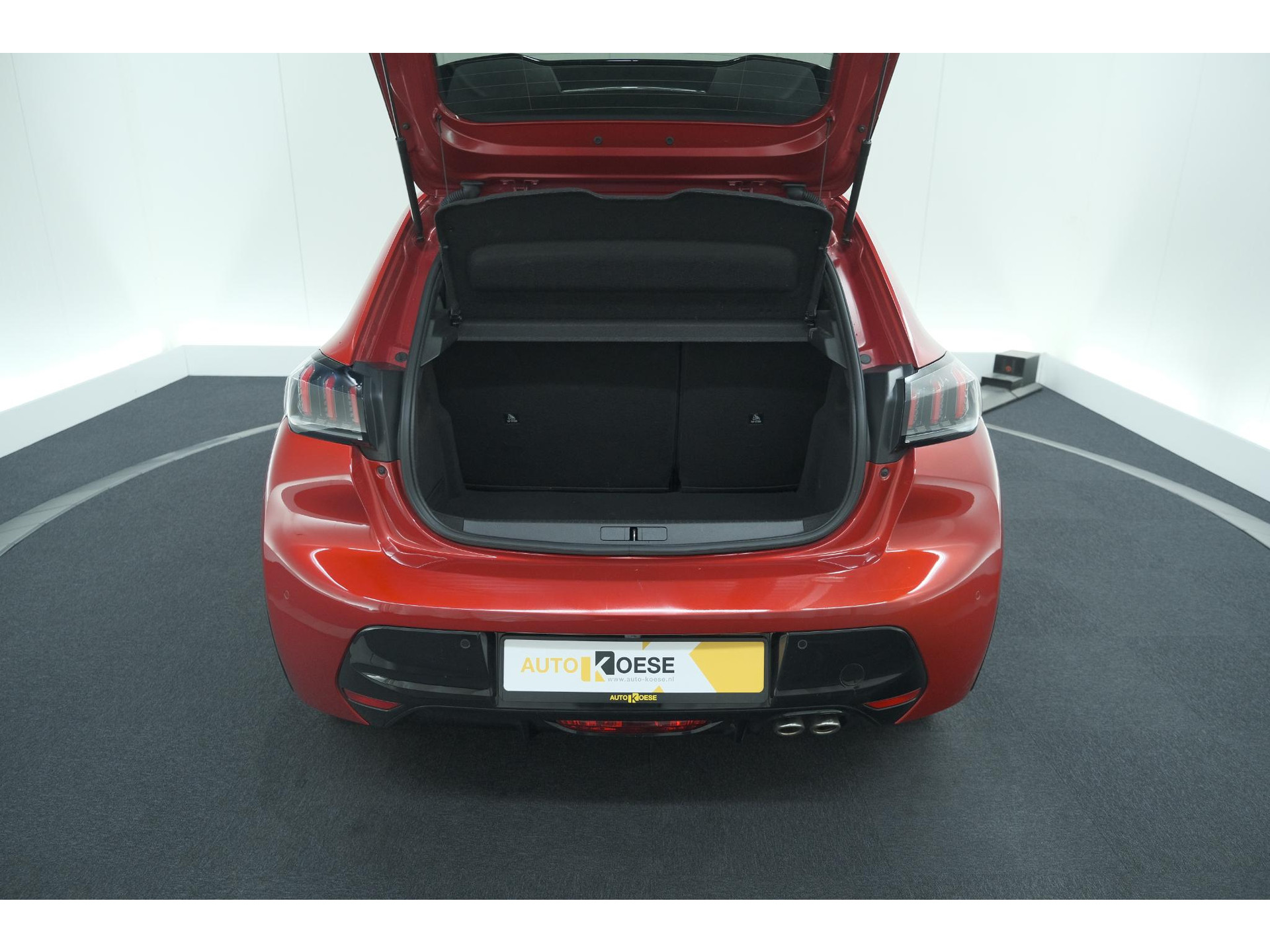 Peugeot 208 PureTech 130 EAT8 GT | Panoramadak | Camera | Apple Carplay | Stoelverwarming