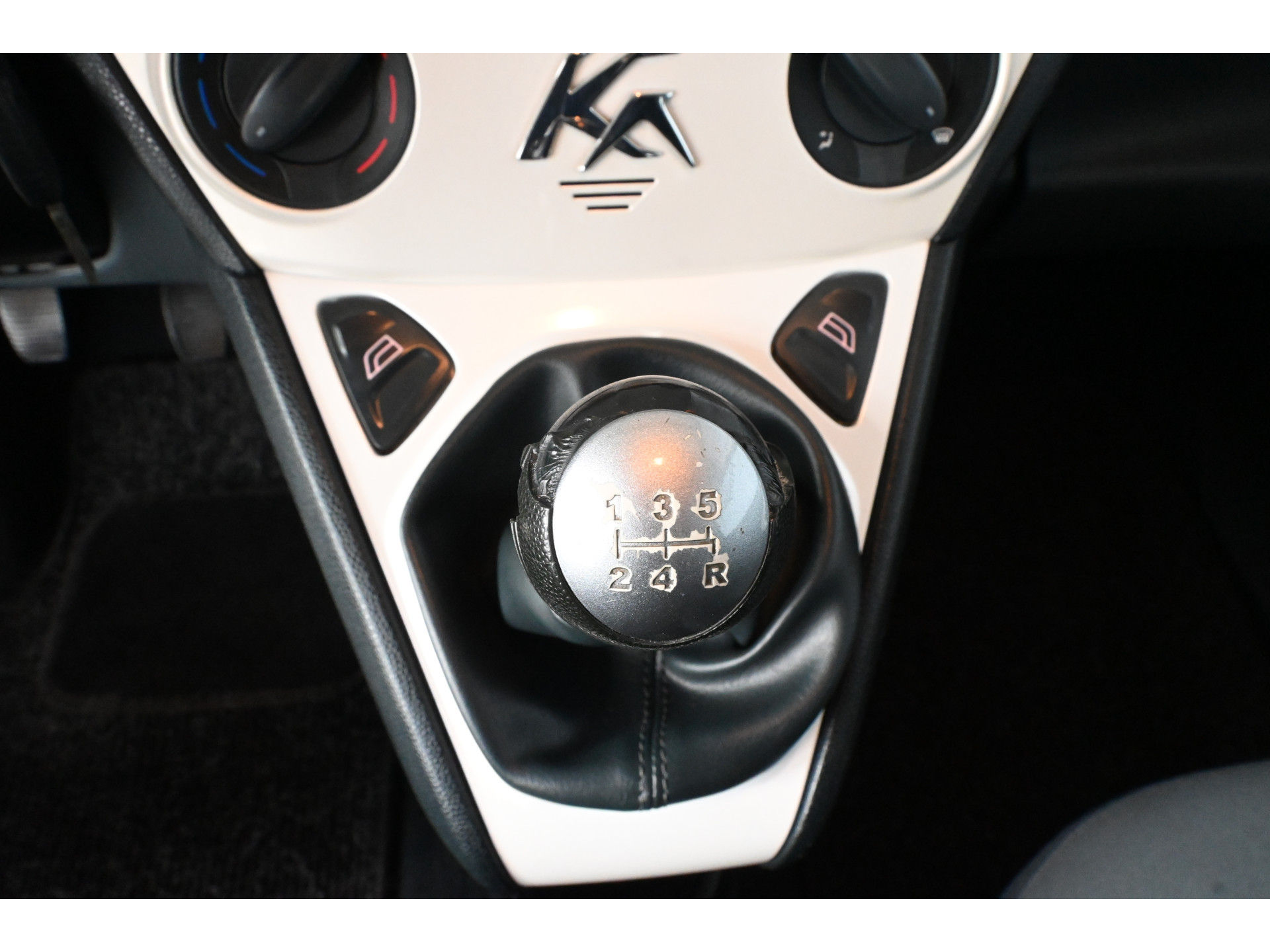 Ford Ka 1.2 Trend Airco Elektrisch Pakket! Licht metaal Nieuwe APK! Inruil Mogelijk!
