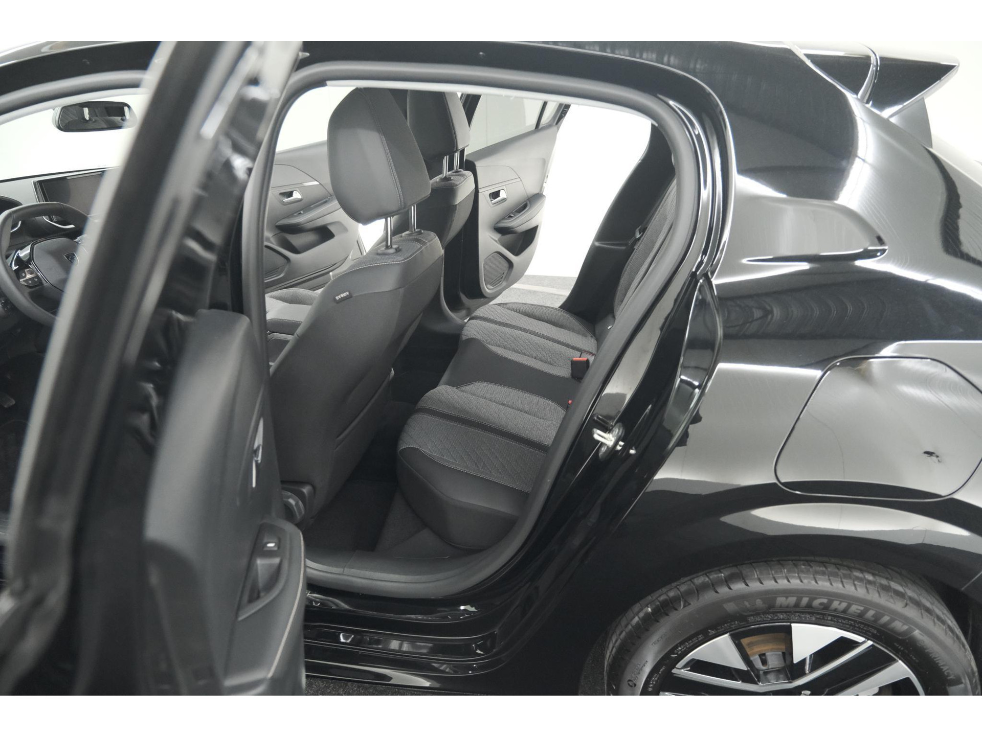 Peugeot 208 PureTech 100 Allure | 360 Camera | Dodehoekdetectie | Navigatie