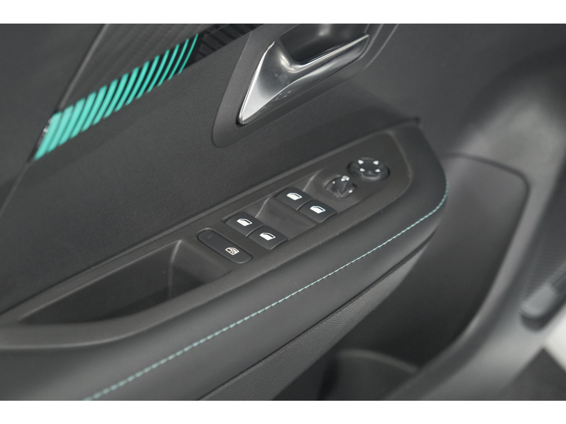 Peugeot 208 PureTech 100 Allure | Adaptieve Cruise Control | Camera | Apple Carplay