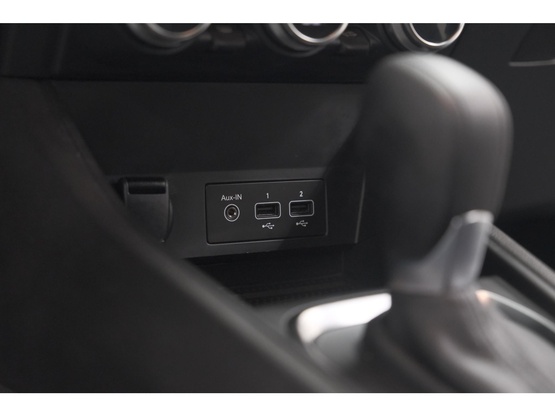 Renault Captur Mild Hybrid 140 EDC Techno | Trekhaak | 360 Camera | 9.3 Inch Grootscherm | Apple Carplay | Parkeersensoren