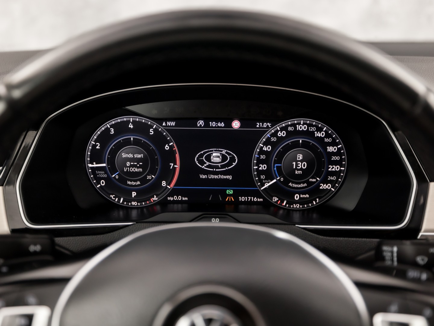 Volkswagen Passat Variant 1.5 TSI Highline Sportline 150Pk Automaat (VIRTUAL COCKPIT, APPLE CARPLAY, GROOT NAVI, CAMERA, LEDER/ALCANTARA, GETINT GLAS, KEYLESS, NIEUWSTAAT)