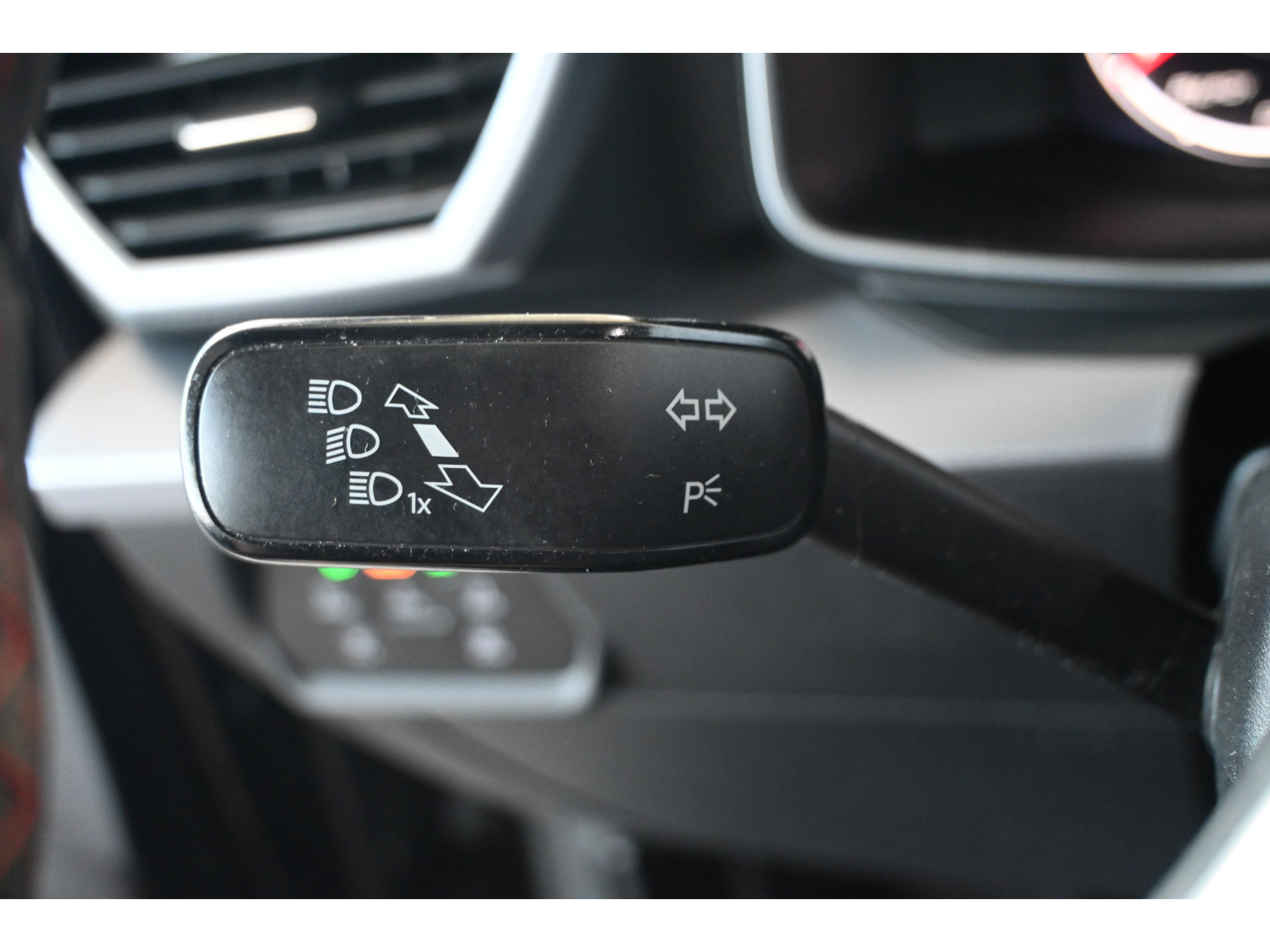 SEAT Leon 1.5 TSI FR Launch Edition Clima Navigatie Carplay Virtual LED Rijklaarprijs! Inruil Mogelijk!