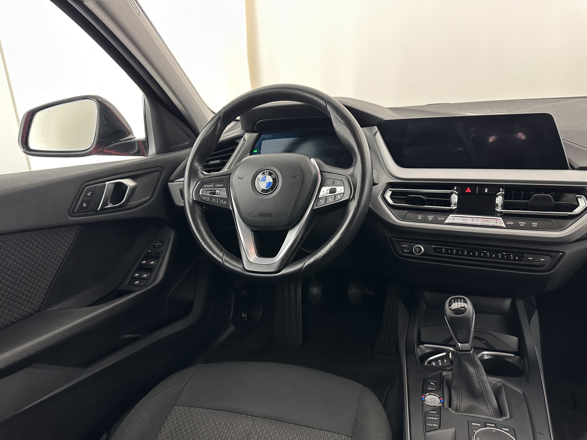 BMW 1-serie 116D EXECUTIVE EDITION *DIGI-COCKPIT | FULL-LED | NAVI-FULLMAP | AMBIENT-LIGHT | CRUISE | KEYLESS | PRIVACY-GLASS | ECC | PDC | 16"ALU*