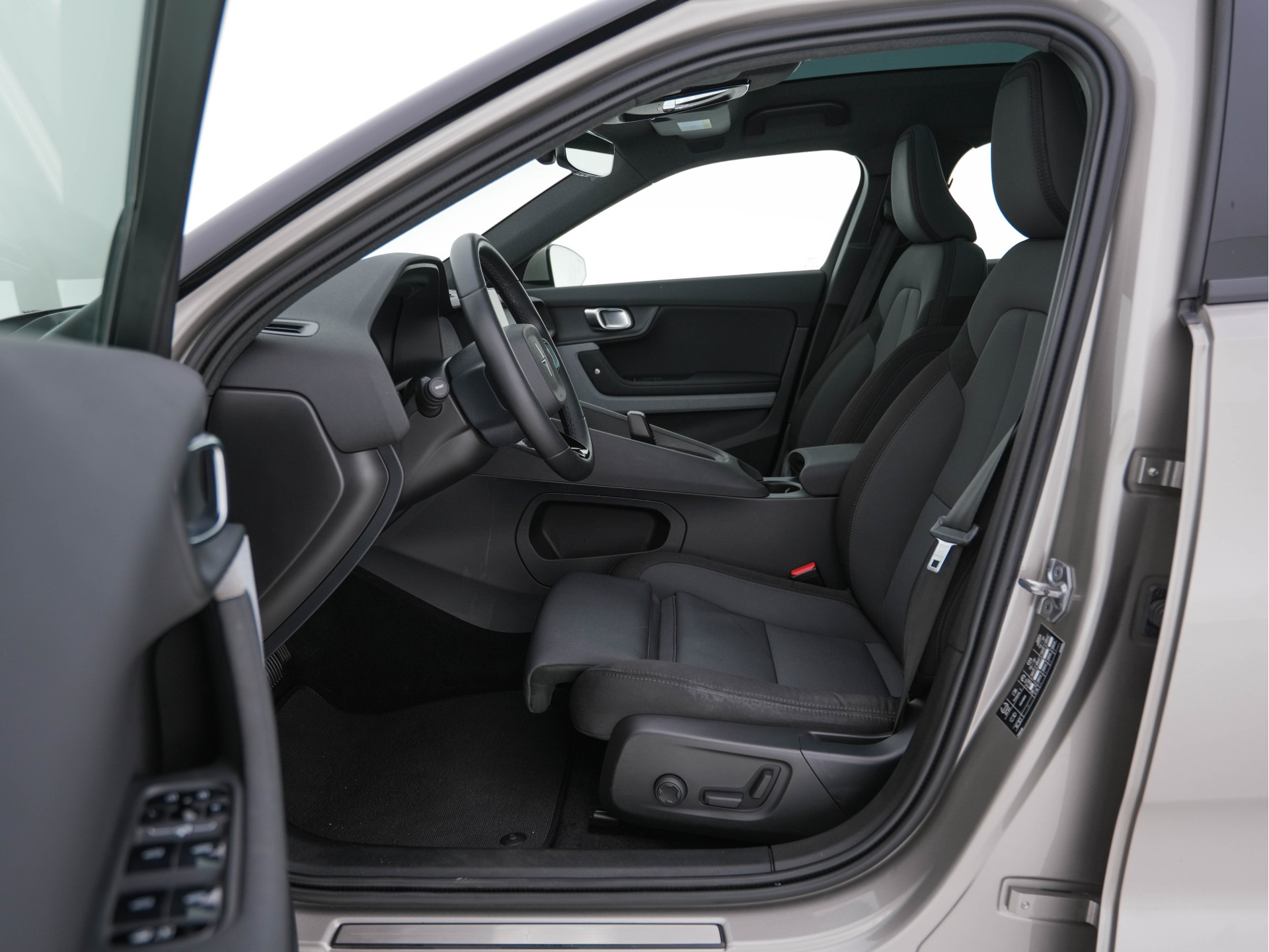 Polestar 2 Long Range Dual Motor Launch Edition 78kWh [ 3-Fase ] {SOH-93%} (INCL-BTW) *PANO | HARMAN/KARDON-AUDIO | FULL-LED | TOPVIEW | BLINDSPOT |  KEYLESS | MEMORY-PACK | ADAPTIVE CRUISE | CARPLAY | HEATED-SPORTSEATS | DIGI-COCKPIT | 20"ALU*