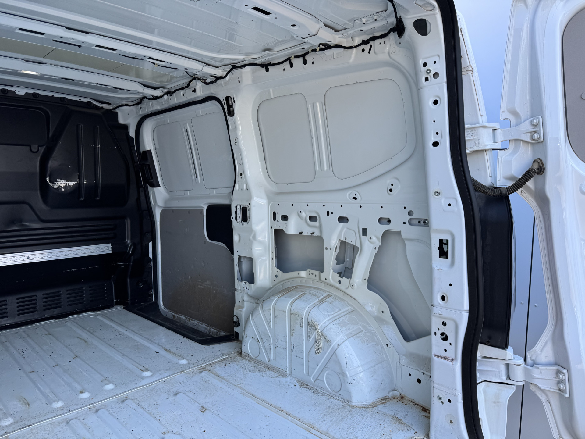 Ford Transit Custom 2.0 TDCI 140PK AWD Automaat L1 4x4 4WD LED Airco Carplay Camera Navigatie Parkeersensoren v+a Vierwielaandrijving