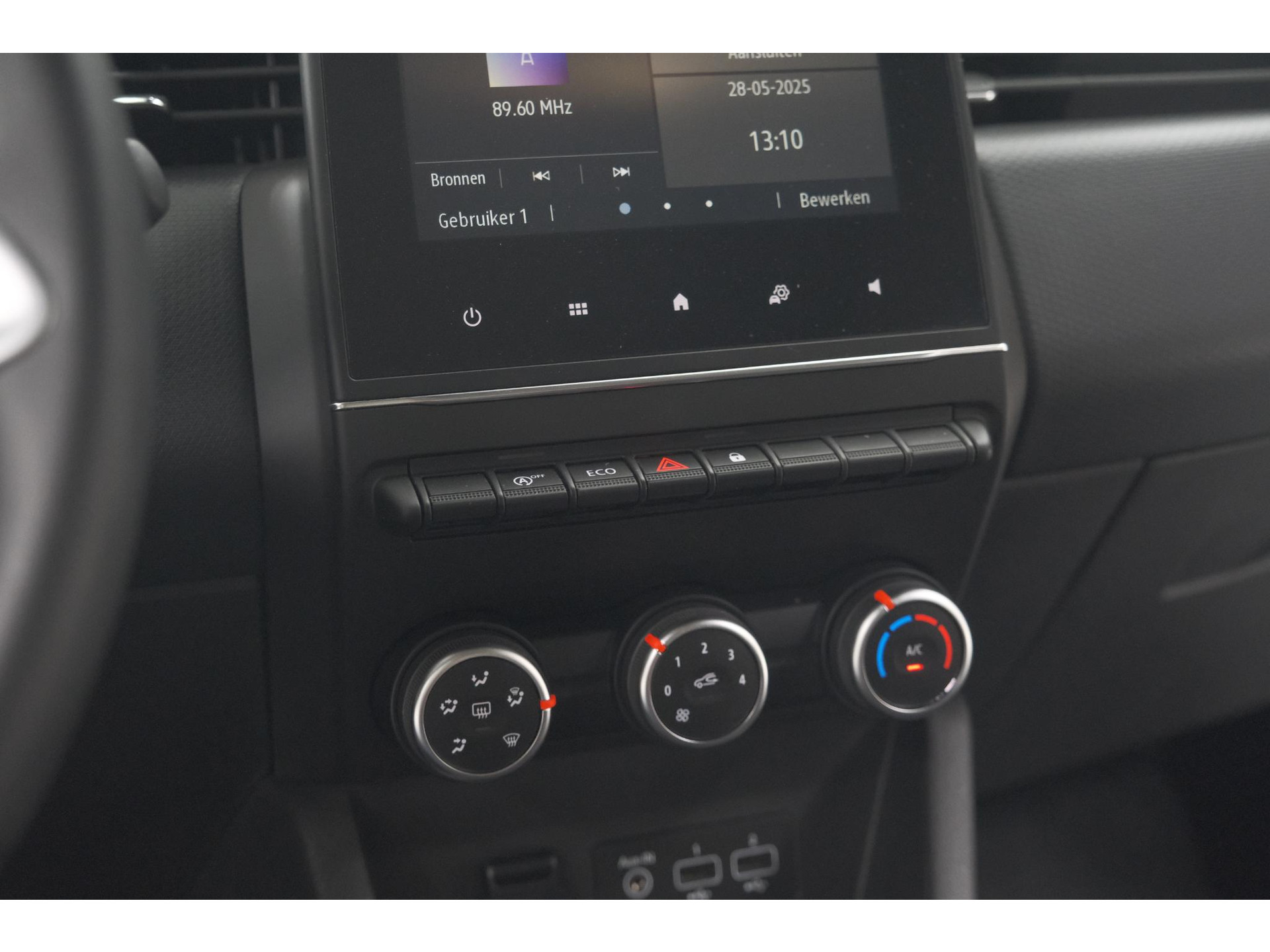 Renault Clio TCe 90 Equilibre | Parkeersensoren | Apple Carplay | Cruise Control