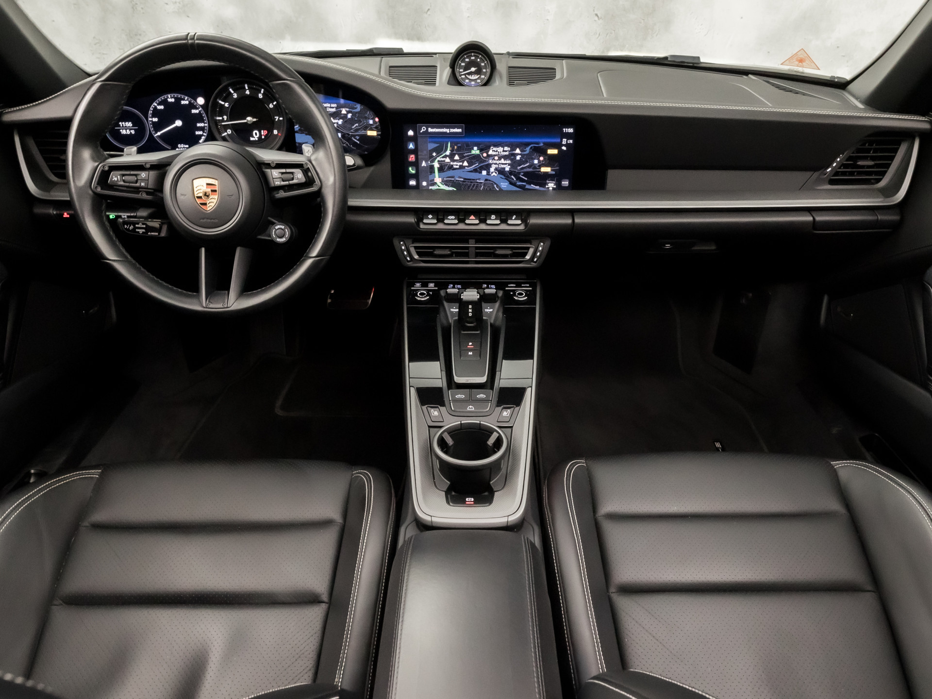 Porsche 911 Cabrio 3.0 Carrera 385Pk (SPORT CHRONO PAKKET, SPORTUITLAAT, BOSE AUDIO, LED MATRIX, APPLE CARPLAY, CAMERA, SFEERVERLICHTING, STOELVERWARMING, NIEUWSTAAT)