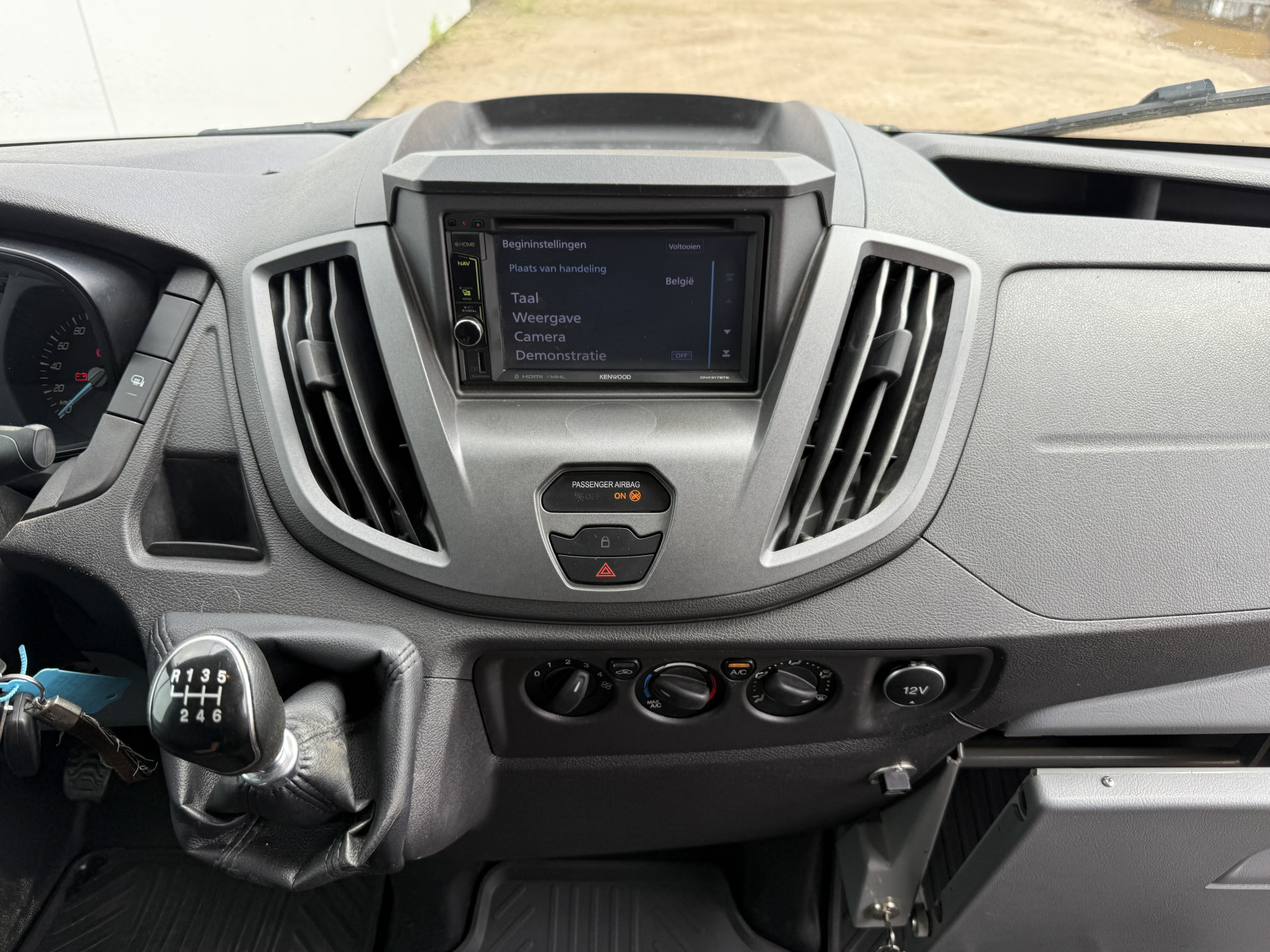 Ford Transit 2.0 TDCI 130PK L2H2 Airco Cruise Control Parkeersensoren Stoelverwarming Zwaailampen Kastwand Inbouw
