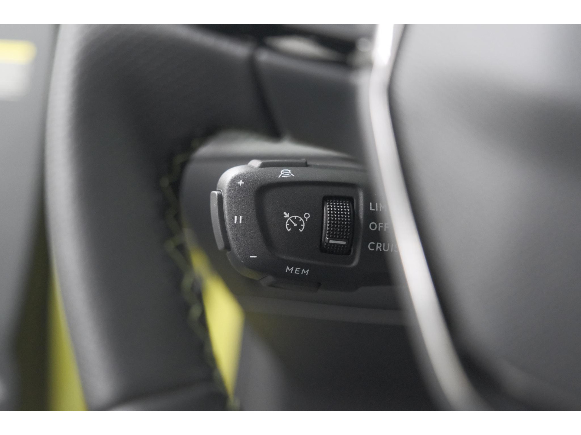 Peugeot e-208 EV GT 51 kWh | 360 Camera | Adaptieve Cruise Control Stop & Go | Alcantara Pakket