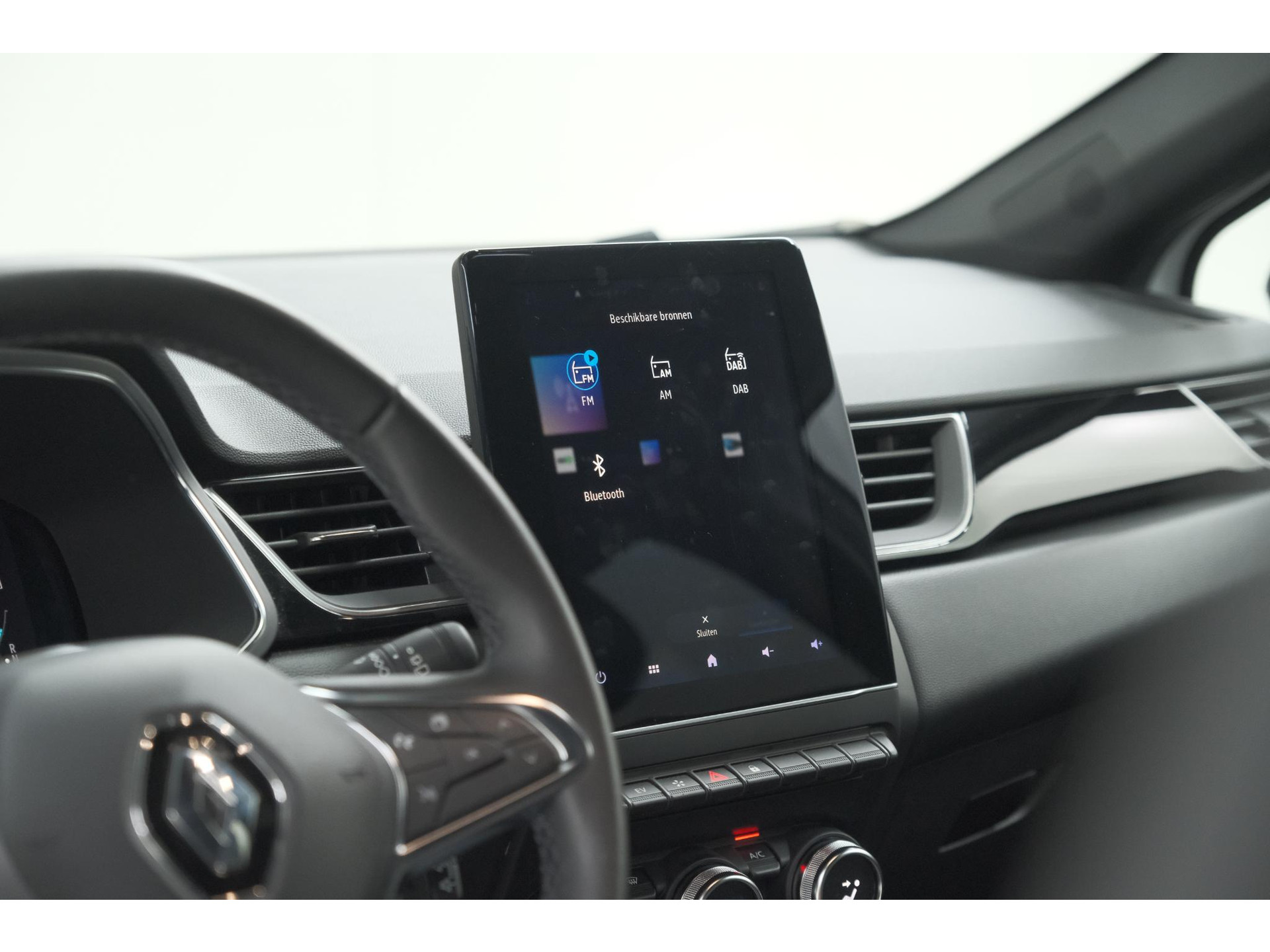 Renault Captur 1.6 E-Tech hybrid 145 SL Rive Gauche | Trekhaak | Camera | Apple Carplay | 9.3 Inch Grootscherm