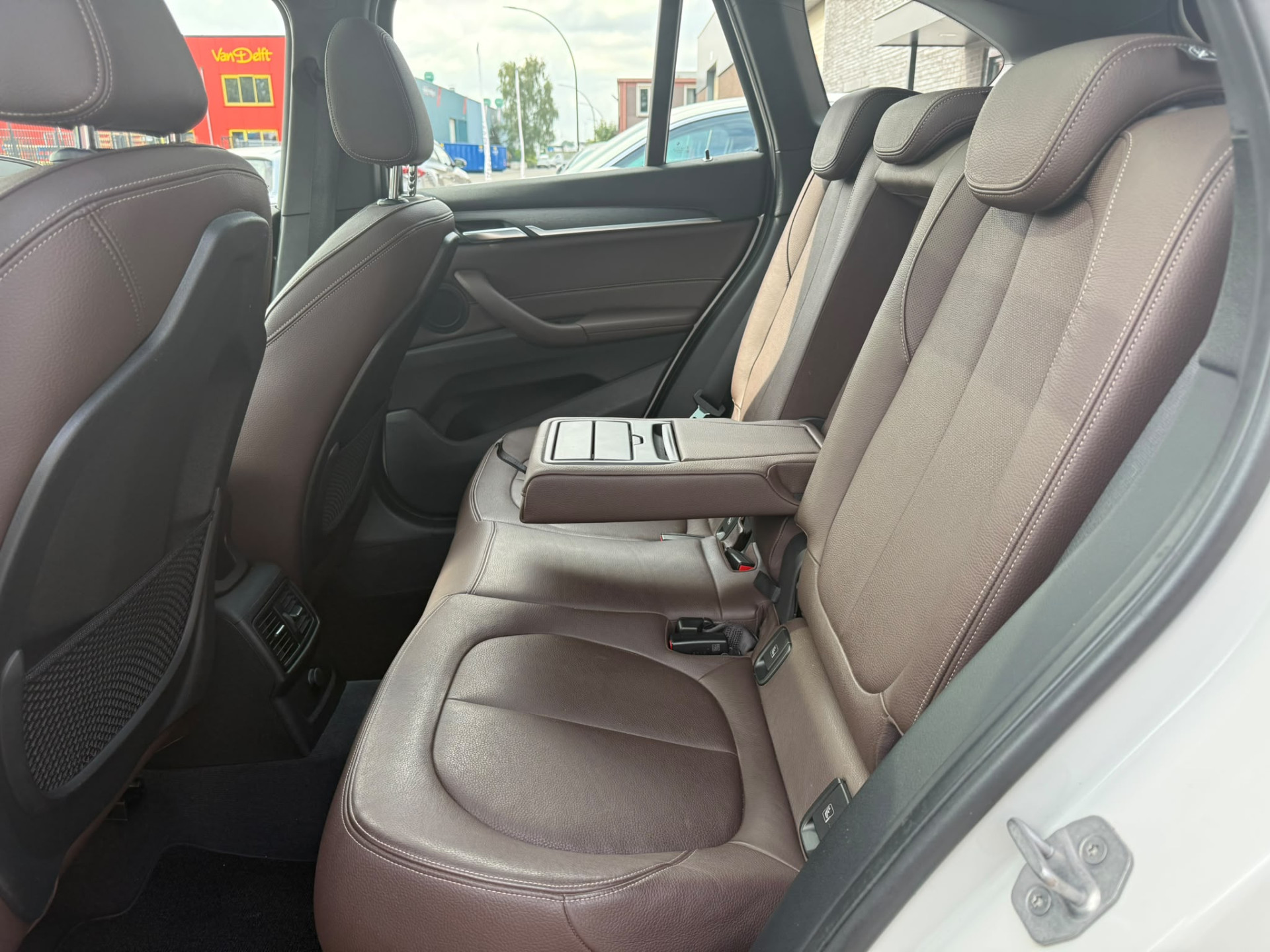 BMW X1 xDrive20i xLine | 3E EIGENAAR | 3/6/12MND GARANTIE| PANO DAK | HEAD UP | LEDER | NAVI |