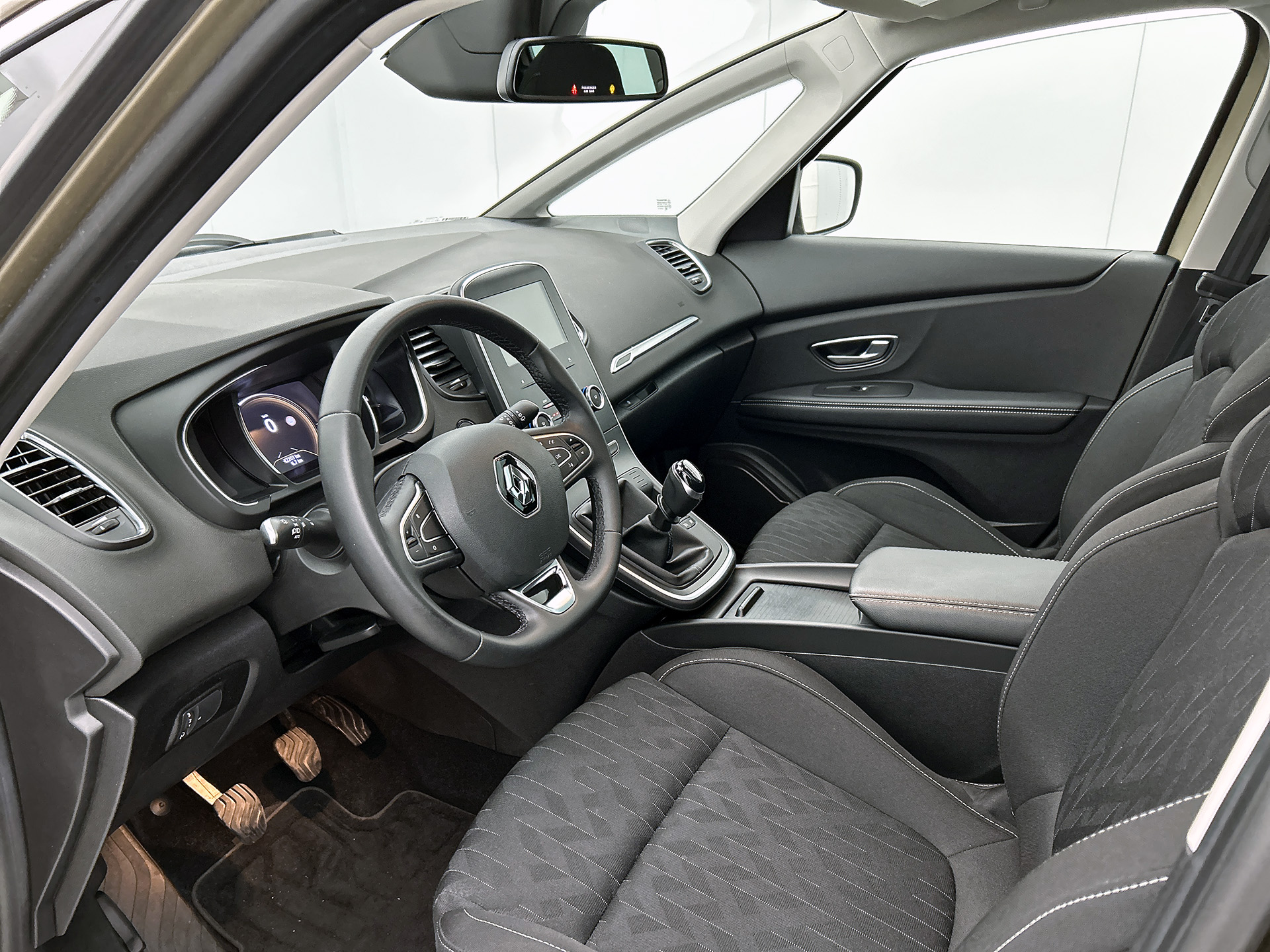 Renault Grand Scénic 1.3 TCe 116PK Limited 1e EIGENAAR | DEALER ONDERHOUDEN | PANORAMDAK | NAVI | PARK. SENSOREN V+A