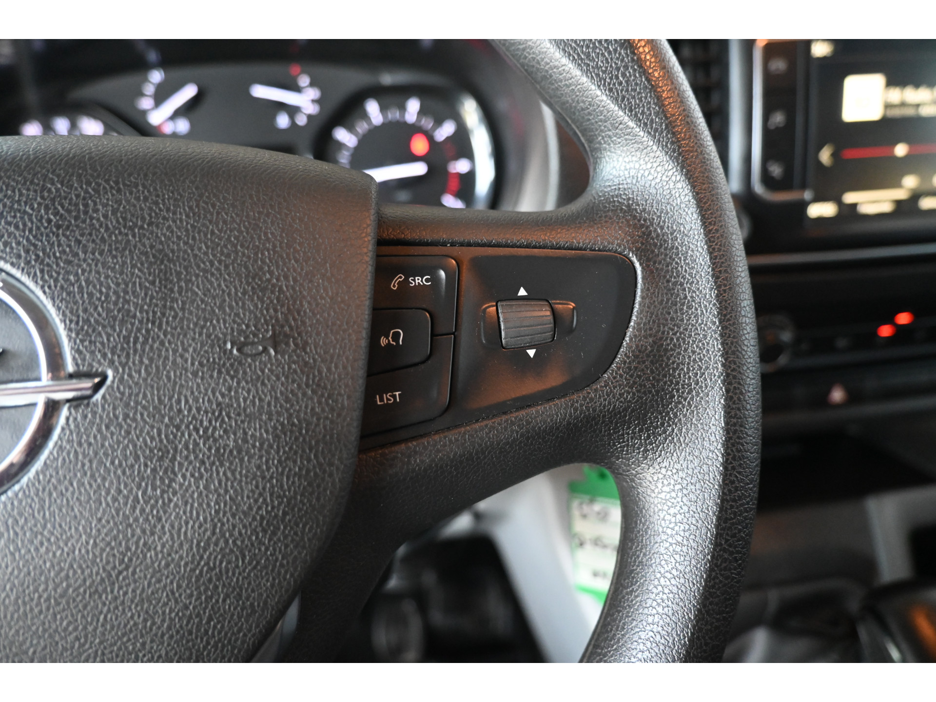 Opel Vivaro 1.5 CDTI L3H1 Edition 6 Persoons Airco Navigatie Trekhaak Cruise Control Rijklaarprijs! Inruil Mogelijk!