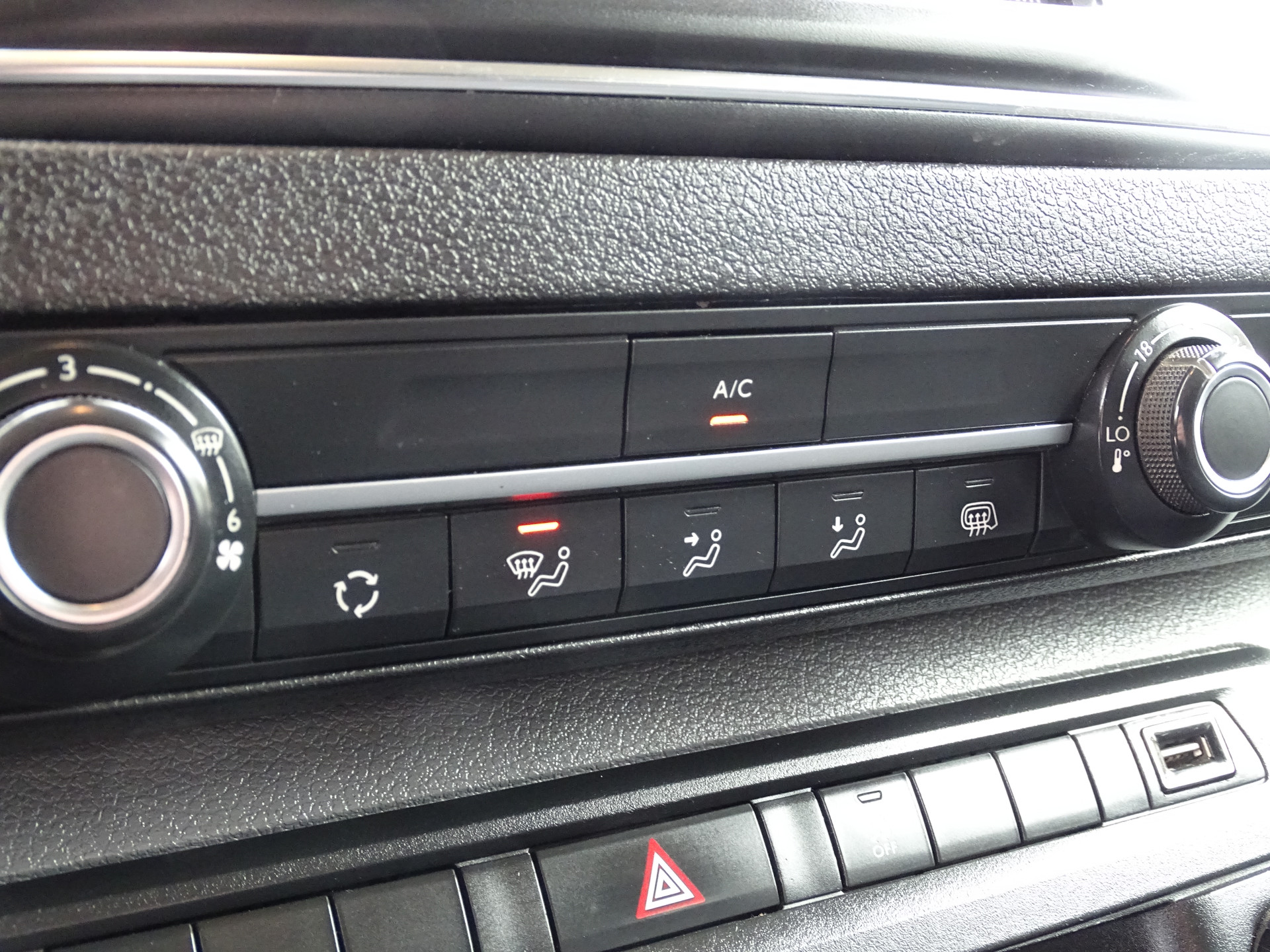 Peugeot Expert 231L 2.0 BlueHDI 120 DC Premium