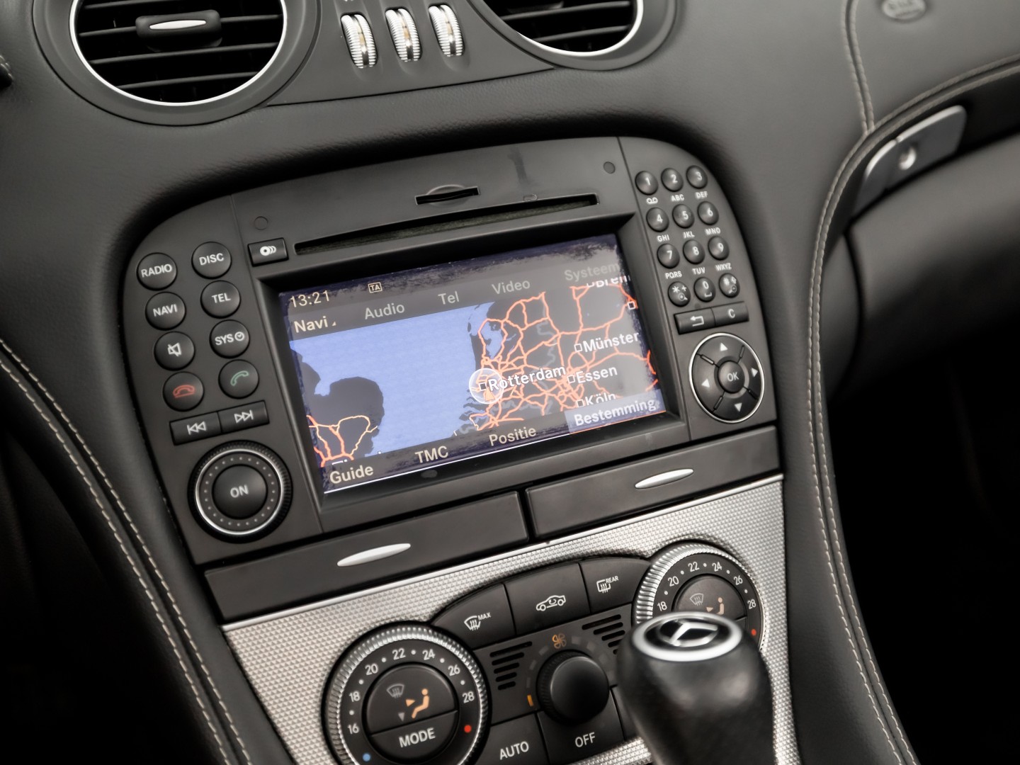 Mercedes-Benz SL-Klasse 280 AMG Sport 232Pk Automaat (NAVIGATIE, ORG. NL, LEDER, MEMORY SEATS, STOELVERWARMING, CRUISE, XENON, NIEUWE APK, NIEUWSTAAT)