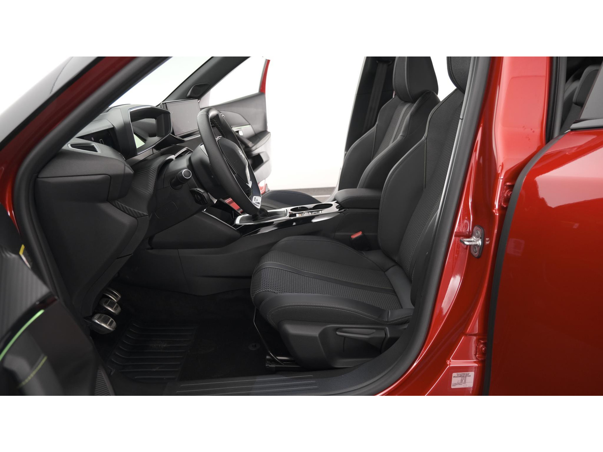 Peugeot 2008 PureTech 130 GT | Camera | Dodehoekdetectie | Navigatie | Parkeersensoren | Stoelverwarming