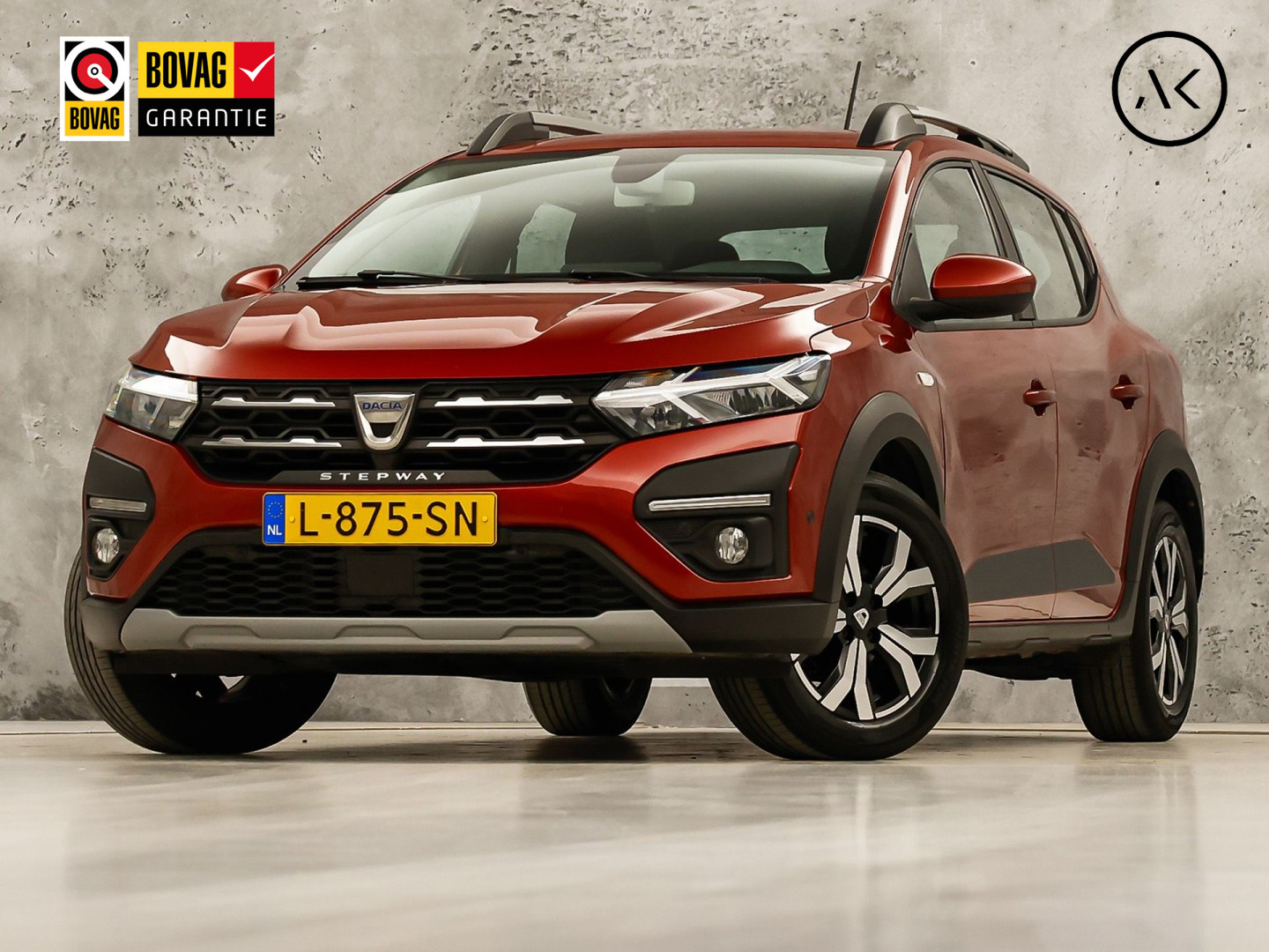 Dacia Sandero 1.0 TCe 100 Bi-Fuel Comfort (GROOT NAVI, CLIMATE, CAMERA, LM VELGEN, KEYLESS, SPORTSTOELEN, CRUISE, TREKHAAK, NIEUWSTAAT)