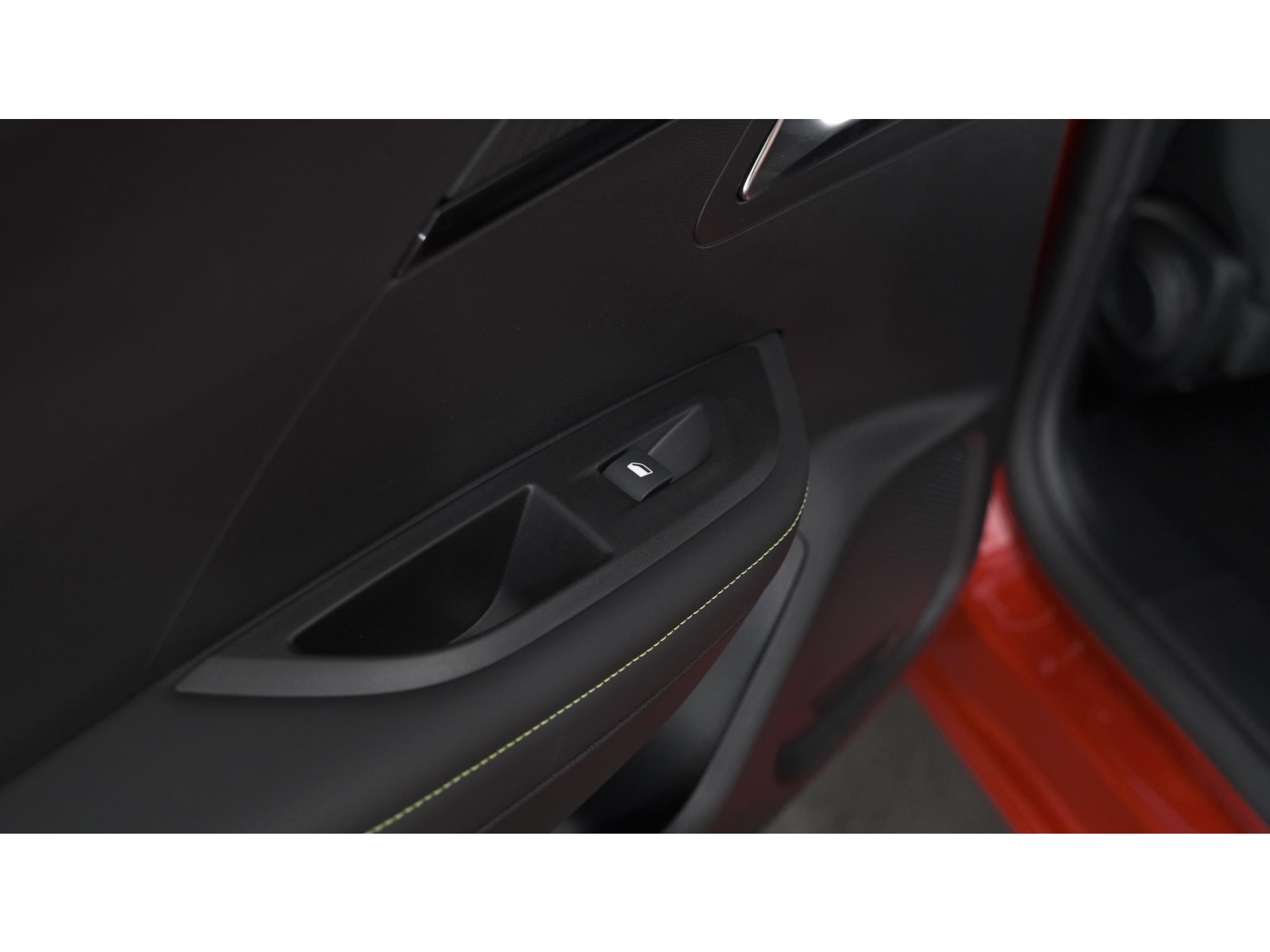 Peugeot 2008 PureTech 130 GT | Camera | Dodehoekdetectie | Navigatie | Parkeersensoren | Stoelverwarming