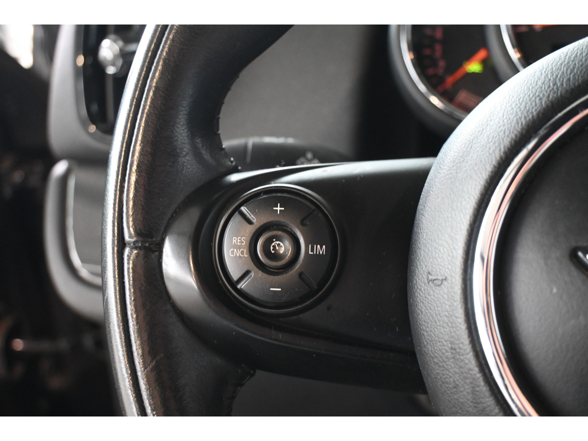 MINI Countryman 1.5 Cooper Dutch Made Edition Clima Cruise control Navigatie LED Licht metaal Inruil mogelijk