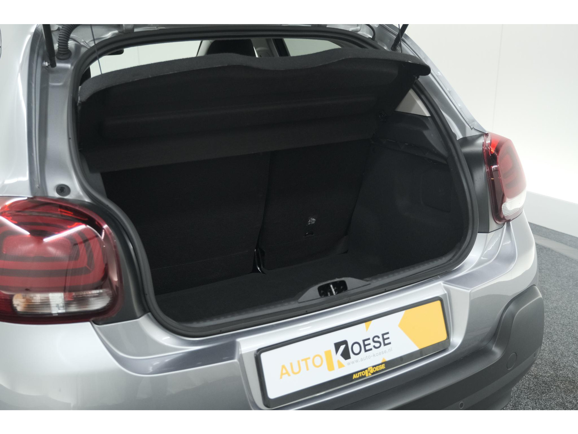 Citroen C3 PureTech 110 EAT6 Max | Camera | Parkeersensoren | Navigatie | Apple Carplay