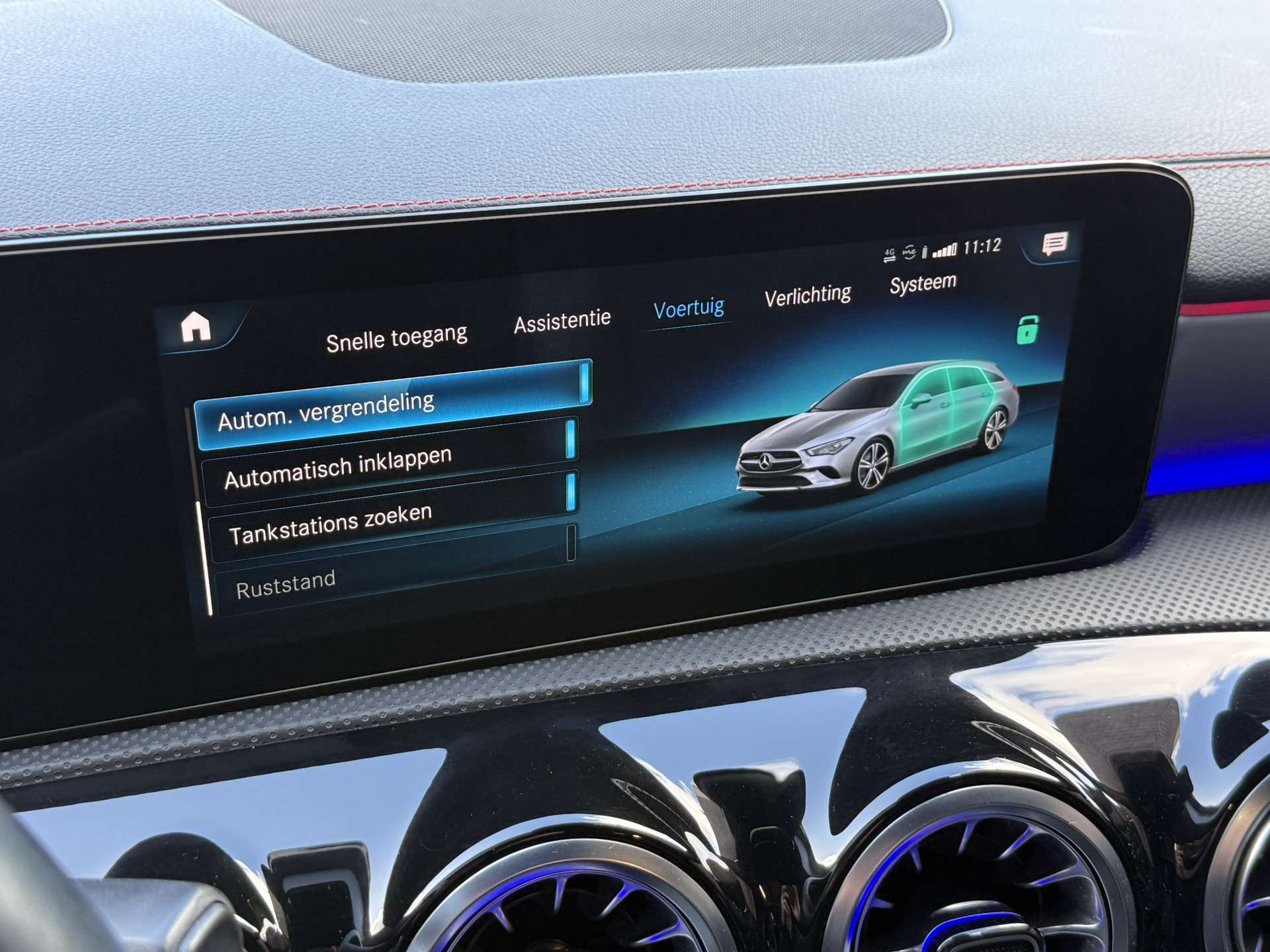 Mercedes-Benz CLA-klasse Shooting Brake 200 Business Solution AMG | Panoramadak | Sfeerverlichting | Multibeam
