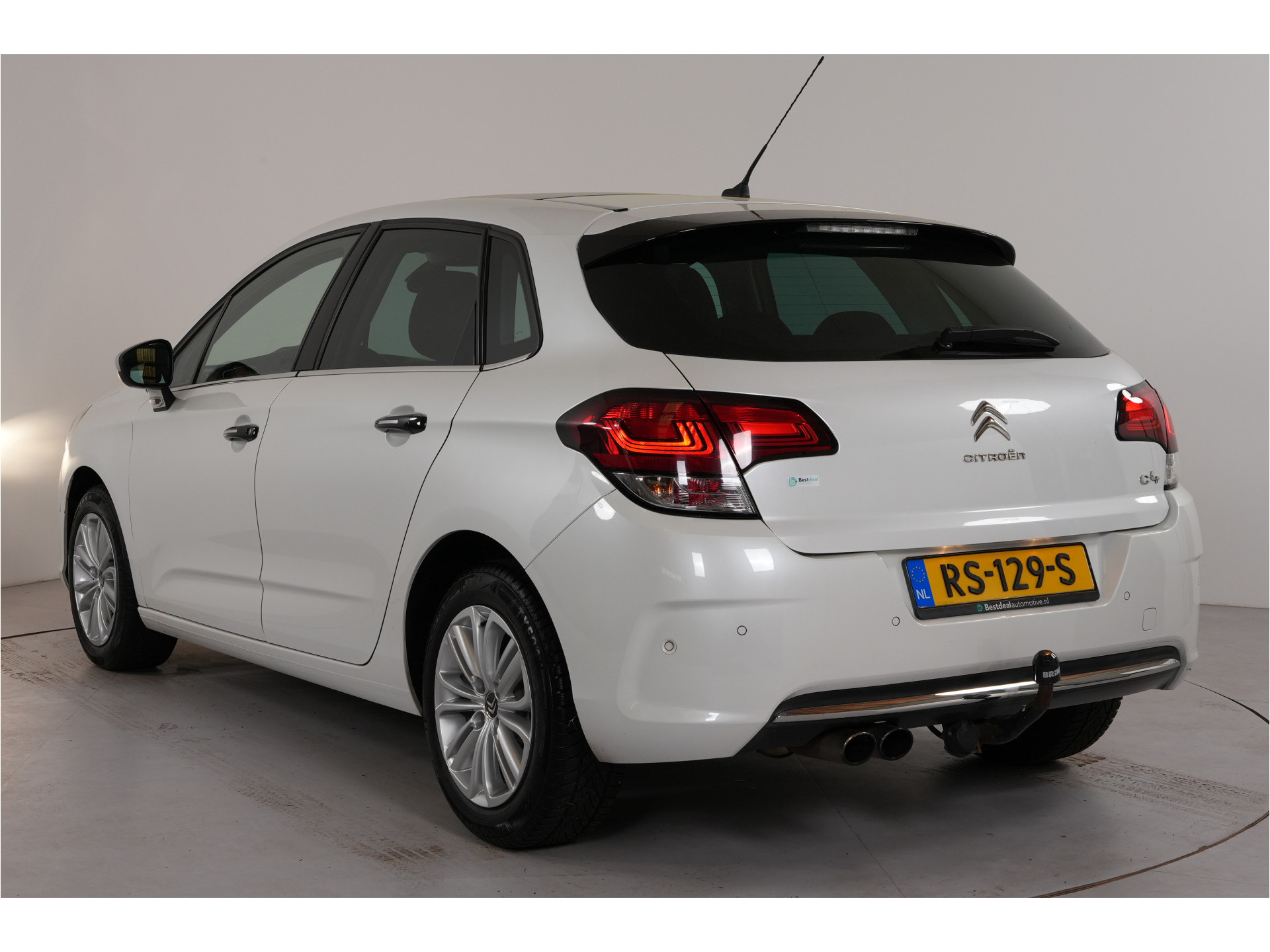 Citroën C4 1.2 PureTech Feel Collection | Trekhaak | Pano | Cruise | Stl. verw. | Climate | PDC |