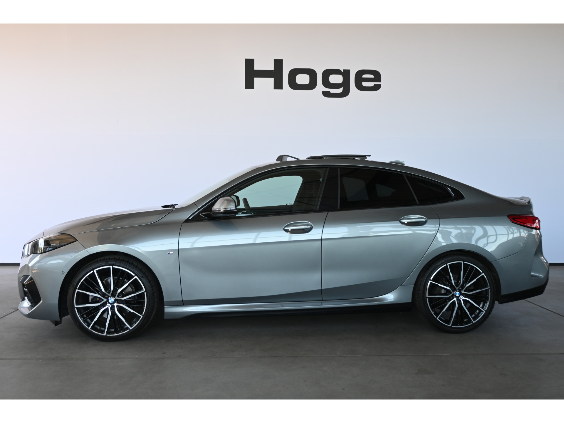BMW 2-serie Gran Coupé 218i Business Edition M-Pakket Sportstoelen Panoramadak Virtual Dealer Onderhouden! Inruil Mogelijk!