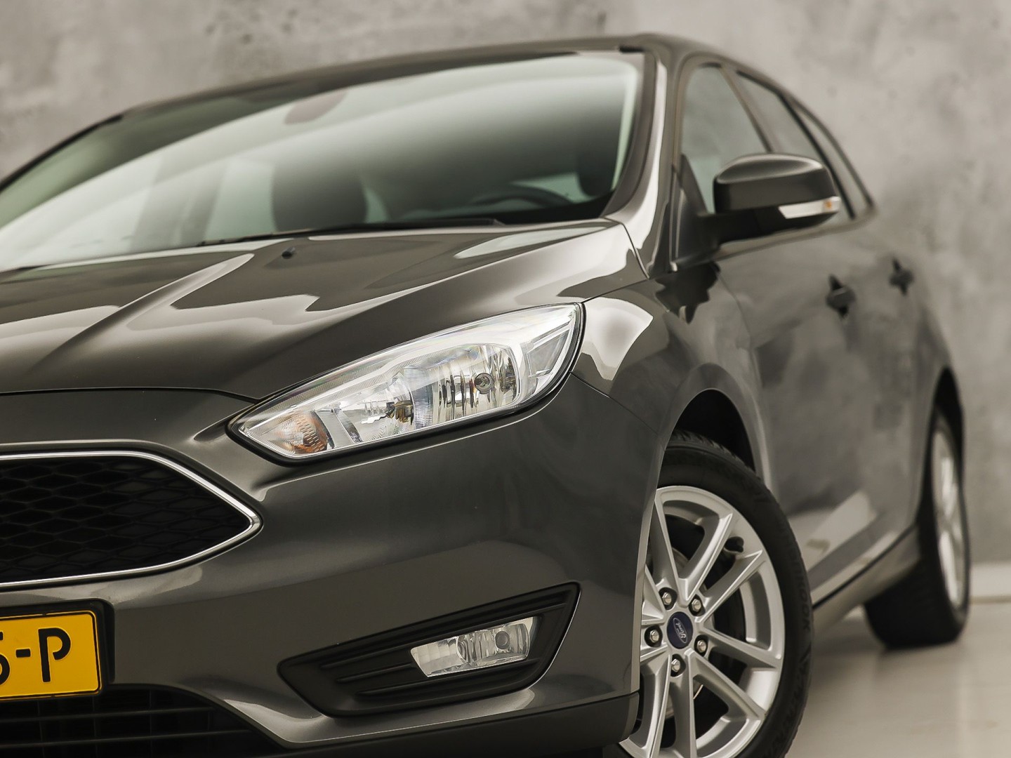 Ford Focus Wagon 1.0 Sport (APPLE CARPLAY, GROOT NAVI, CAMERA, CLIMATE, SPORTSTOELEN, TREKHAAK, CRUISE, NIEUWSTAAT)