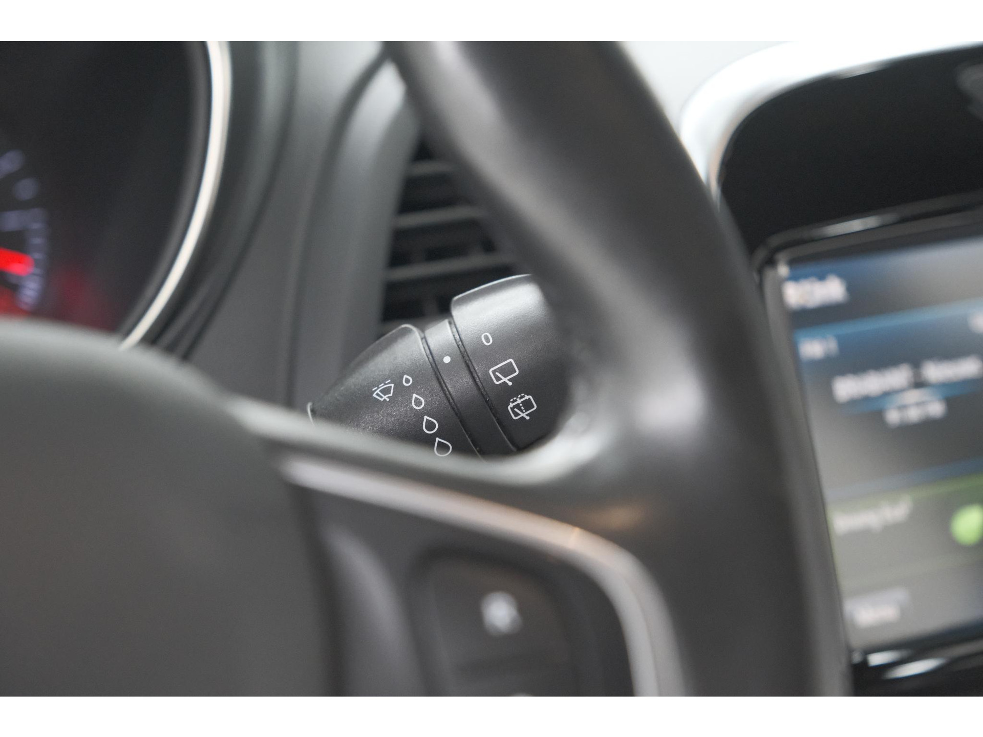 Renault Captur TCe 150 EDC Intens | Trekhaak | Navigatie | Parkeersensoren