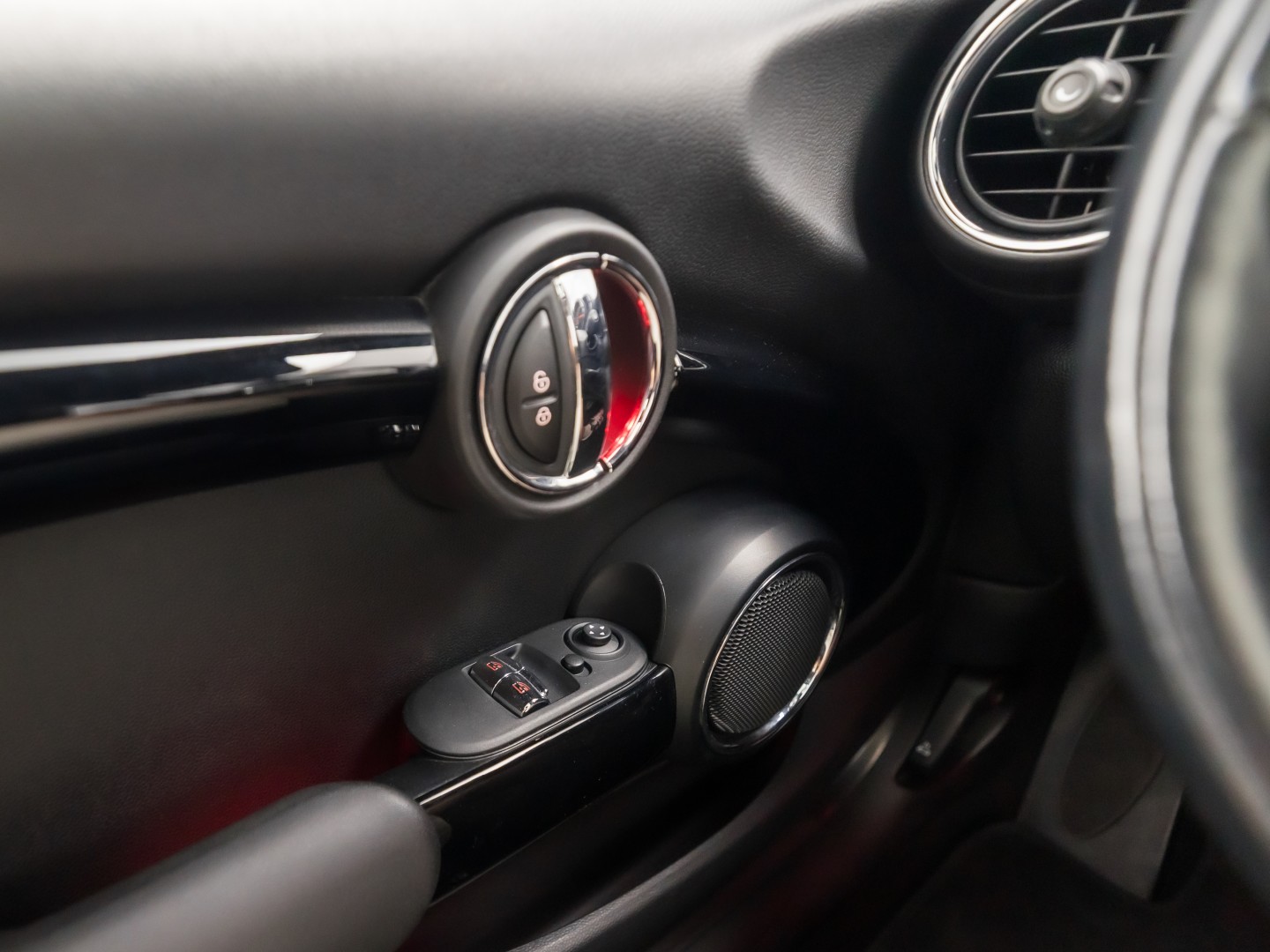 MINI One 1.5 Cooper Marylebone (PANORAMADAK, NAVIGATIE, CLIMATE, LEDER, STOELVERWARMING, SPORTSTOELEN, UNIUN JACK ACHTERLICHTEN, GETINT GLAS, NIEUWSTAAT)