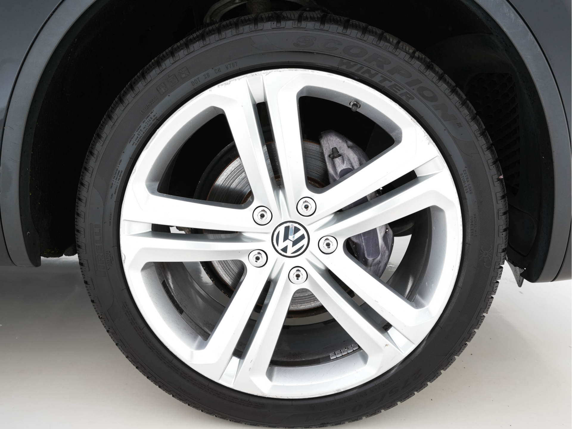 Volkswagen Touareg 3.0 TDI R-line-Pack Chrome-Pack Aut. *PANO | FULL-LEATHER | NAVI-FULLMAP | XENON | DYNAUDIO | MEMORY-PACK | ECC | SHIFT-PADDLES | PDC | DAB | COMFORT-SEATS | 21"ALU*