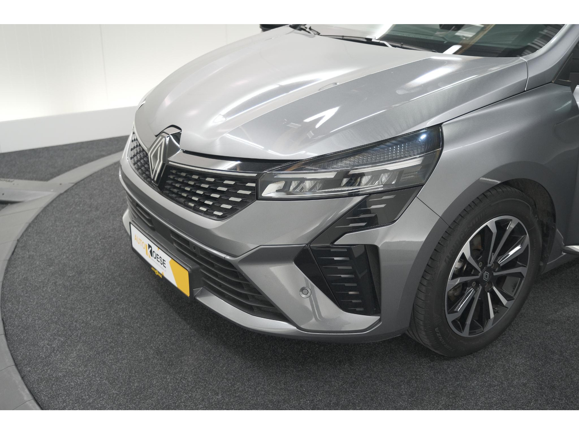 Renault Clio TCe 90 GPF techno | 360 Camera | Adaptieve Cruise Control | 9.3 Inch Groot Scherm