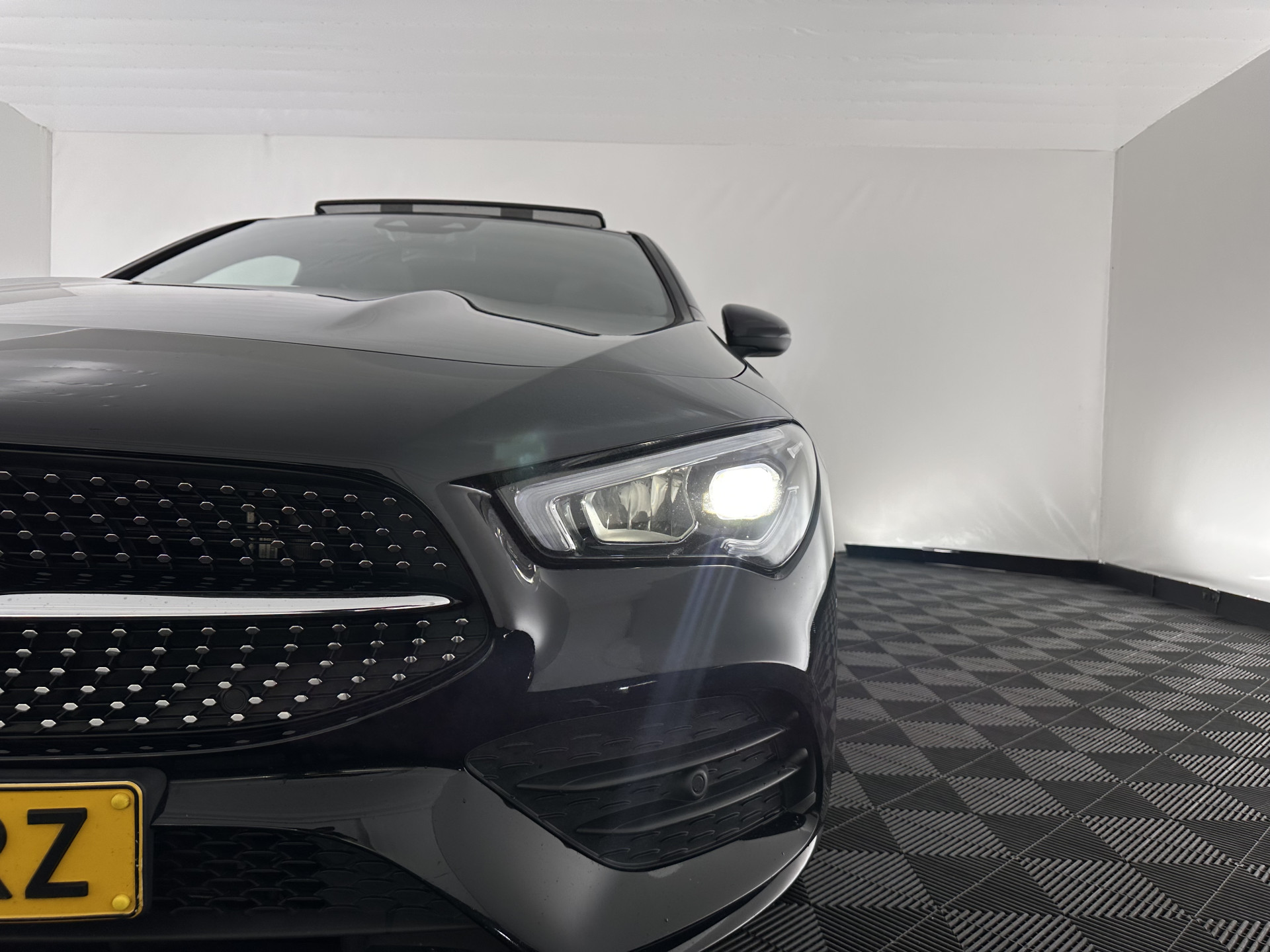 Mercedes-Benz CLA-klasse Shooting Brake 250 e AMG Limited Business Solution ( Plug-in ) (INCL-BTW) *PANO | LEATHER-MICROFIBRE | FULL-LED | AMBIENTLIGHT | BLINDSPOT | HEATED-SPORTSEATS | WIDESCREEN-DIGICOCKPIT | DAB+ | NAVI-FULLMAP | CAMERA | PRIVACYGLASS