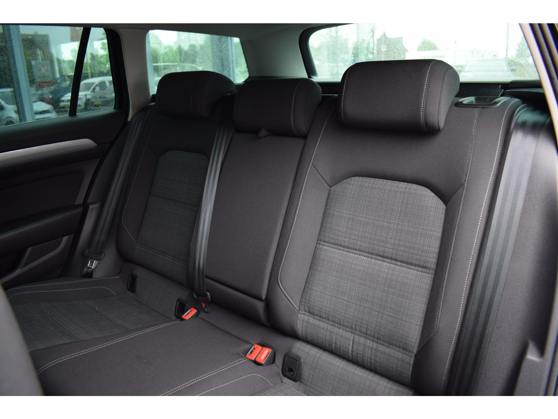 Volkswagen Passat Variant 1.5 TSI Comfort Business | Apple CarPlay | Stoelverw. | ACC | Automaat