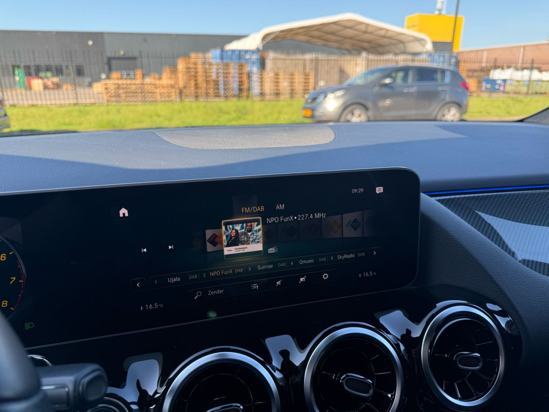 Mercedes-Benz B-klasse 180 Business Solution AMG | 3/6/12MND GARANTIE | AUTOMAAT | LED | CRUISE | CARPLAY | DAB | AIRCO | STOELVERWM. |
