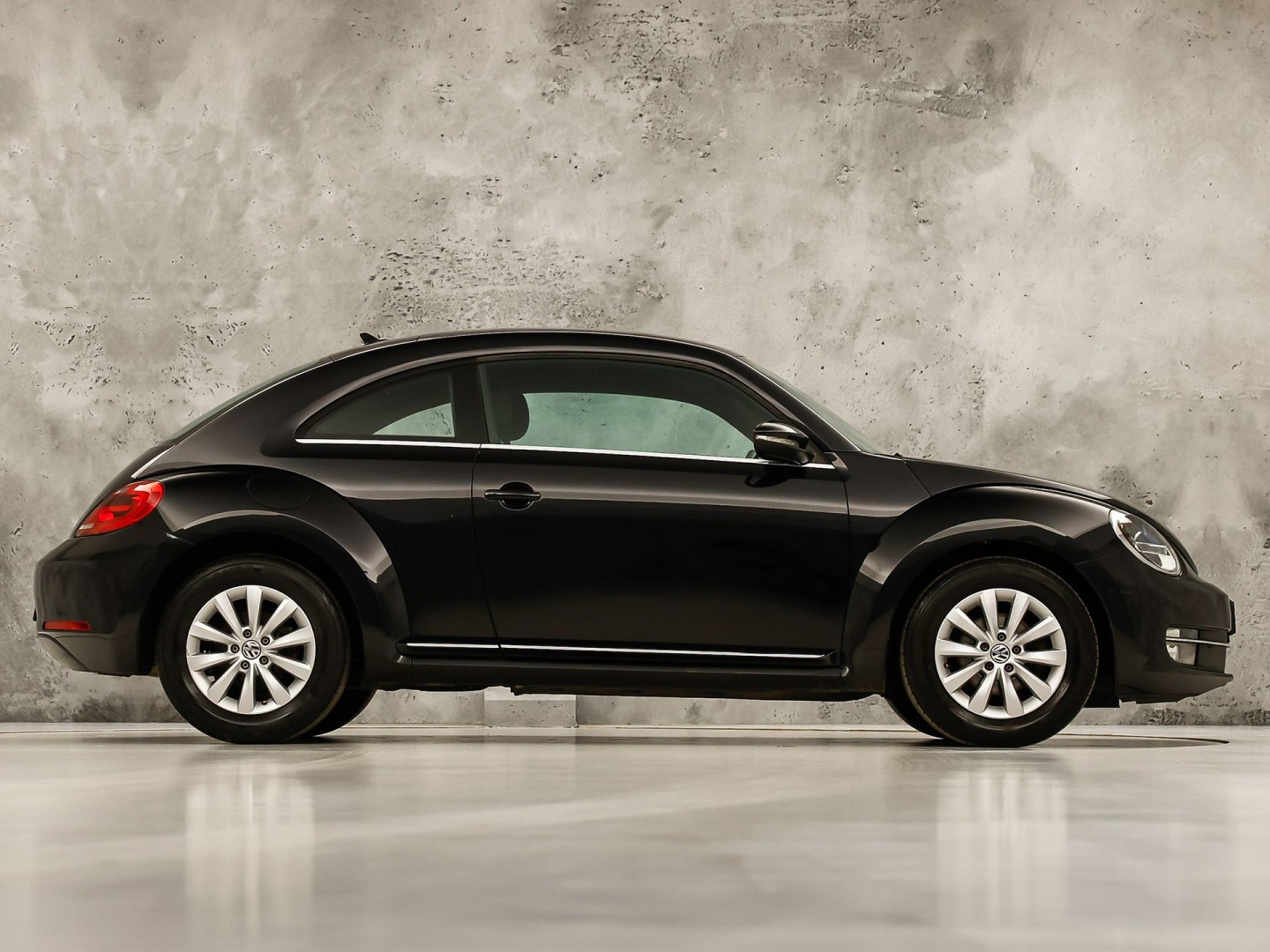 Volkswagen Beetle 1.2 TSI Sport (NAVIGATIE, CLIMATE, STOELVERWARMING, SPORTSTOELEN, LM VELGEN, CRUISE, NIEUWSTAAT)