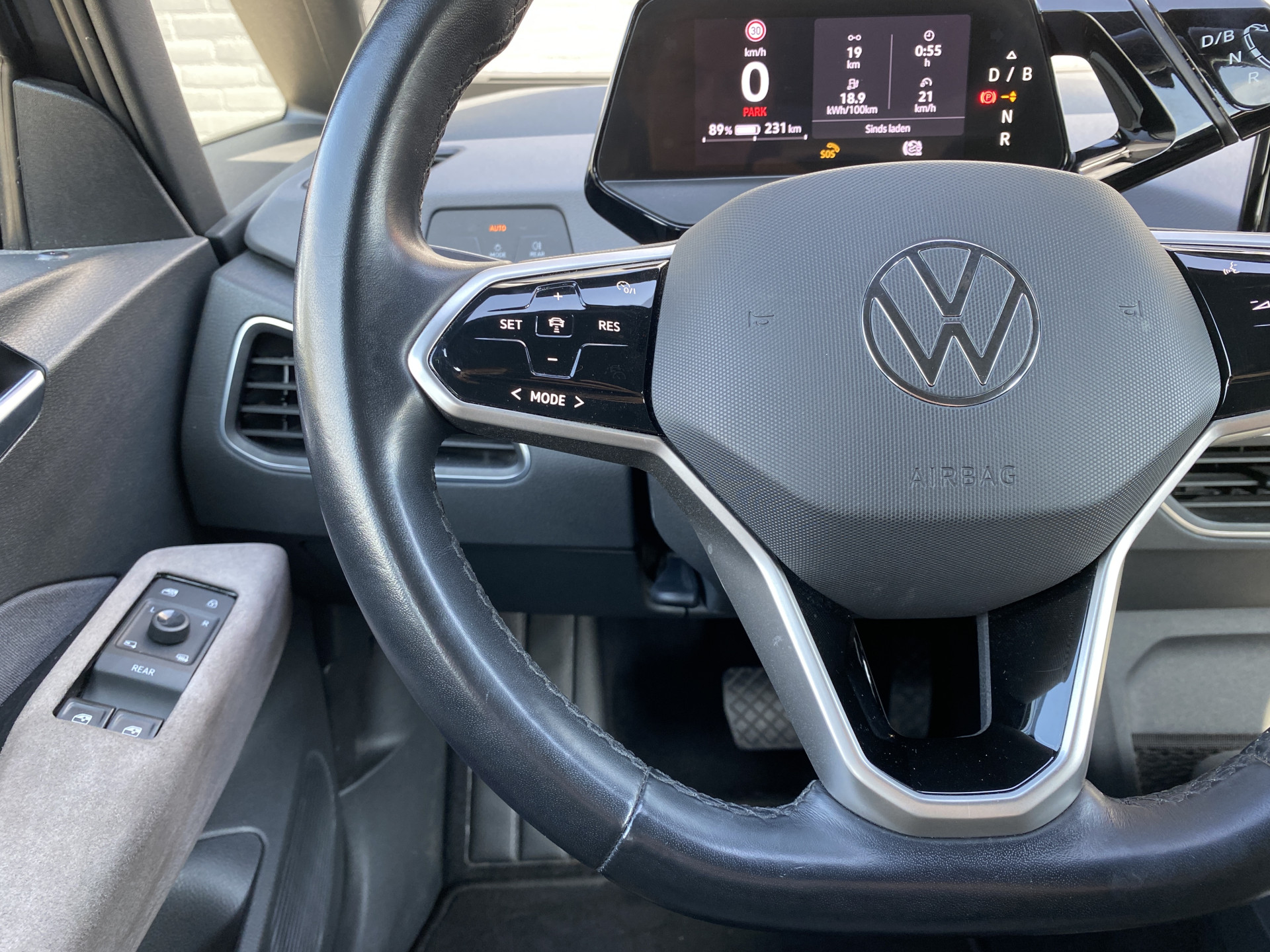 Volkswagen ID.3 Pure 45 kWh 150 pk | dealer onderhouden | navigatie | adapt. cruise | parkeersensoren | apple carplay