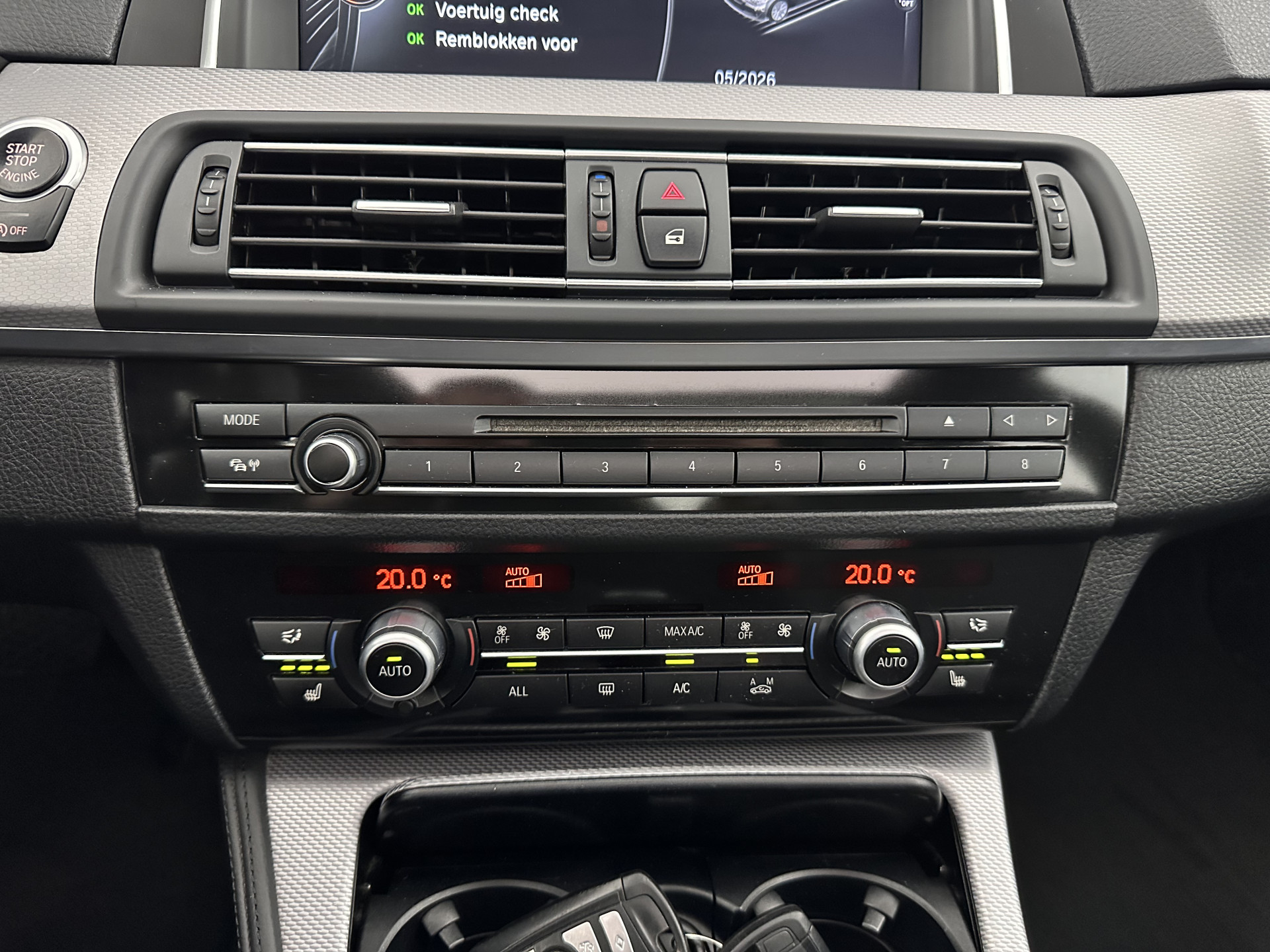 BMW 5-serie 520i M-Sportpack High Executive Aut. *PANO | LEATHER | XENON | HARMAN/KARDON | HEATED-SPORTSEATS | NAVI-FULLMAP | PRIVACY-GLASS | SHIFTPADDLES | ECC | PDC | CRUISE | 18''ALU*