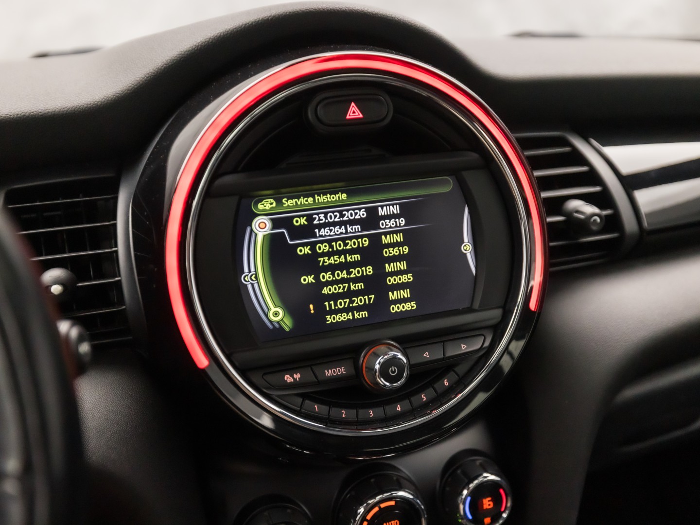 MINI One 1.5 Cooper Marylebone (PANORAMADAK, NAVIGATIE, CLIMATE, LEDER, STOELVERWARMING, SPORTSTOELEN, UNIUN JACK ACHTERLICHTEN, GETINT GLAS, NIEUWSTAAT)