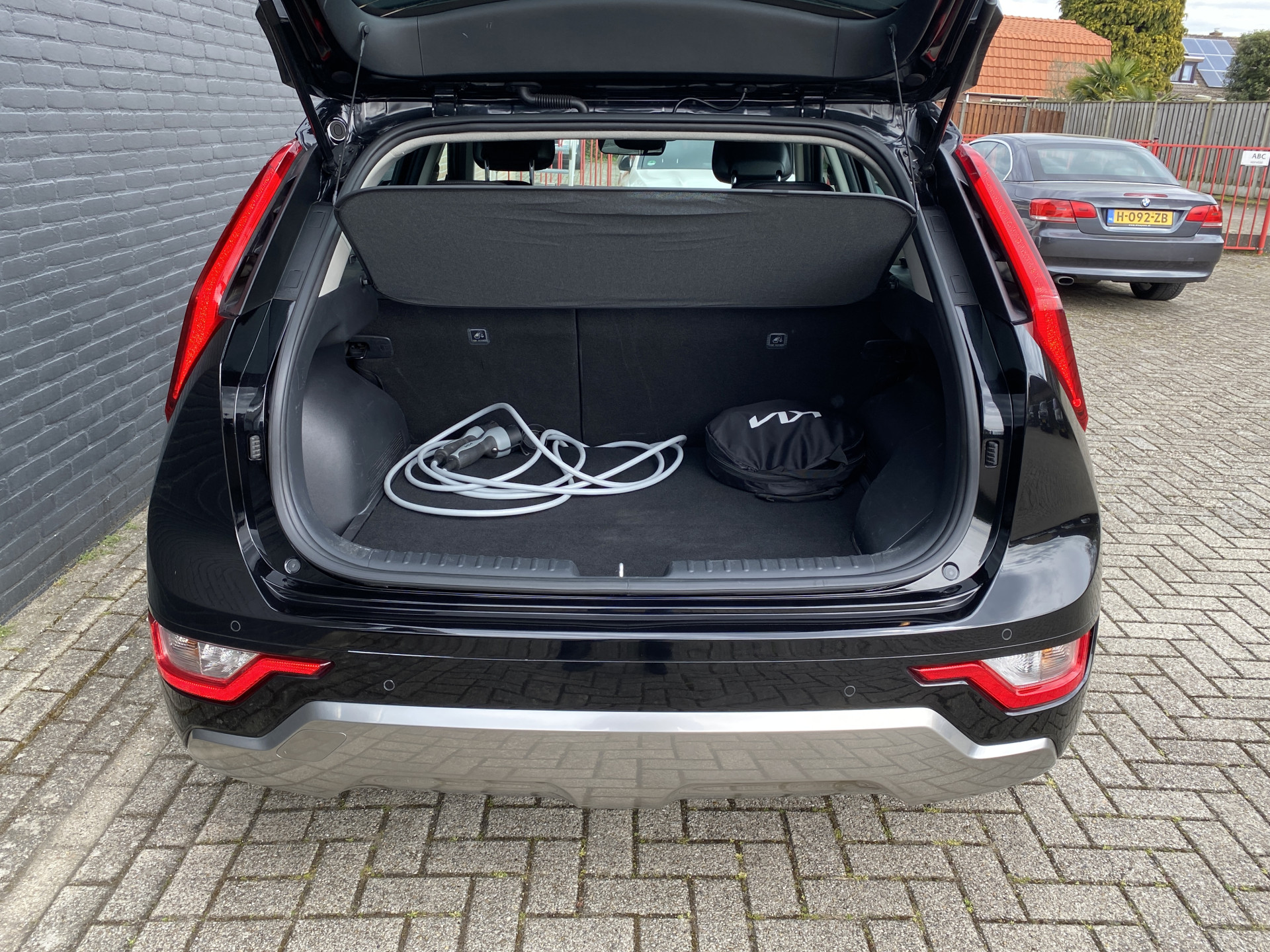 Kia Niro 1.6 GDi PHEV 184 pk DynamicLine AUT. | 1e eigenaar | navigatie | adaptieve cruise | camera | 2 laadkabels | keyless entry