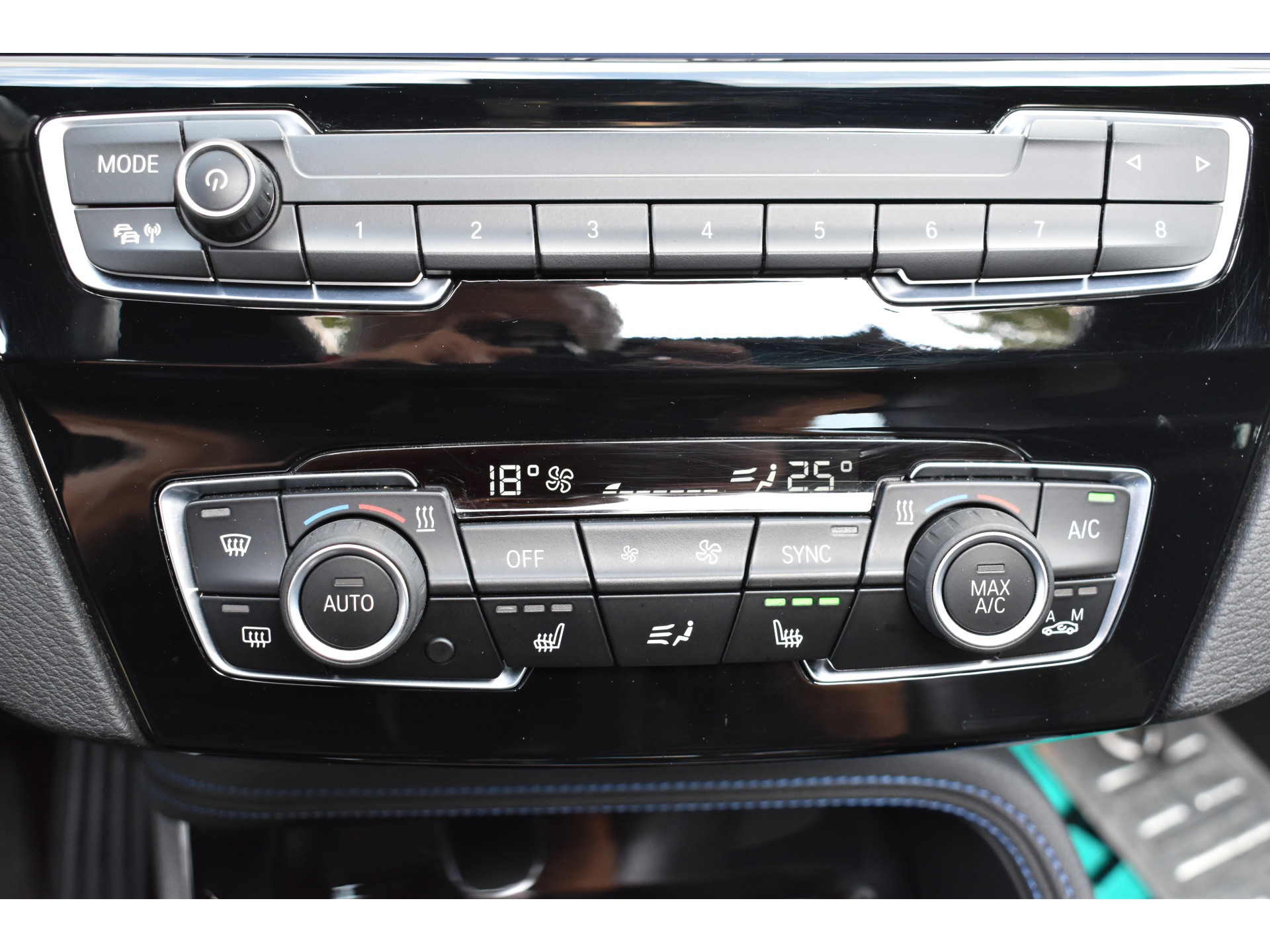 BMW X1 sDrive18i M-Pakket Carplay/Navi Panoradak Automaat Led Stoelverwarming