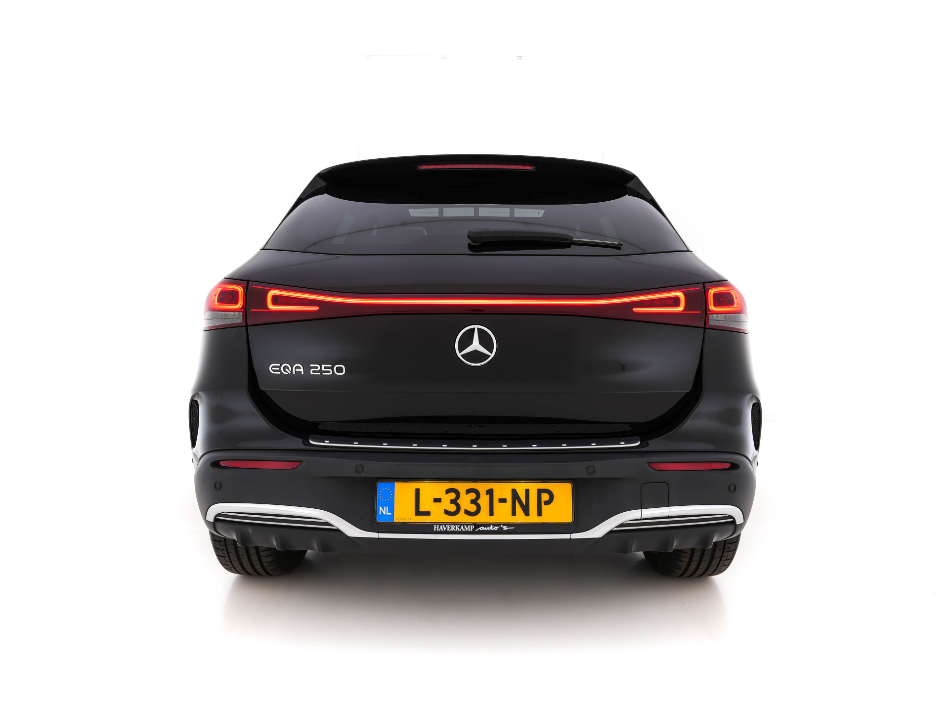 Mercedes-Benz EQA 250 Edition-1 Sport-Pack 67 kWh [ 3-Fase ] {SOH-95% } *PANO | HEAD-UP | DISTRONIC-PLUS | BURMESTER-AUDIO | WIDE-SCREEN-DIGI-COCKPIT | FULL-LED | FUFLL-LEATHER | MEMORY-PACK | TOP-VIEW | NAVI-FULLMAP | DAB+ | KEYLESS | HEATED-SPORTSEAT