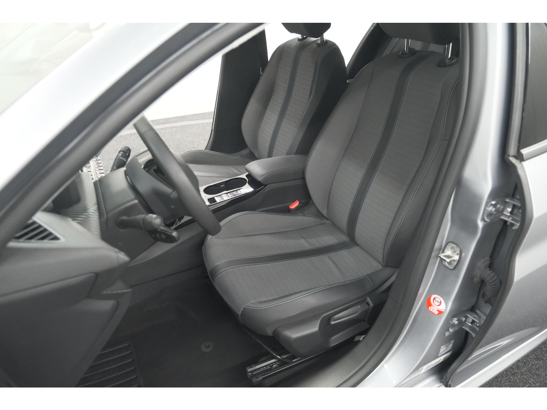 Peugeot 208 PureTech 100 Allure Pack | Camera | Apple Carplay | Parkeersensoren | Navigatie
